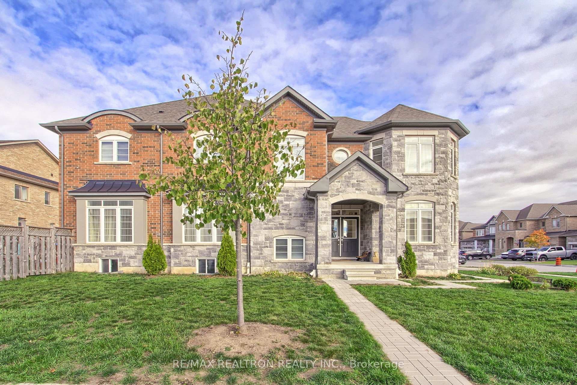 2236 Lozenby Street, Innisfil, ON L9S 0M8 - Photo 1