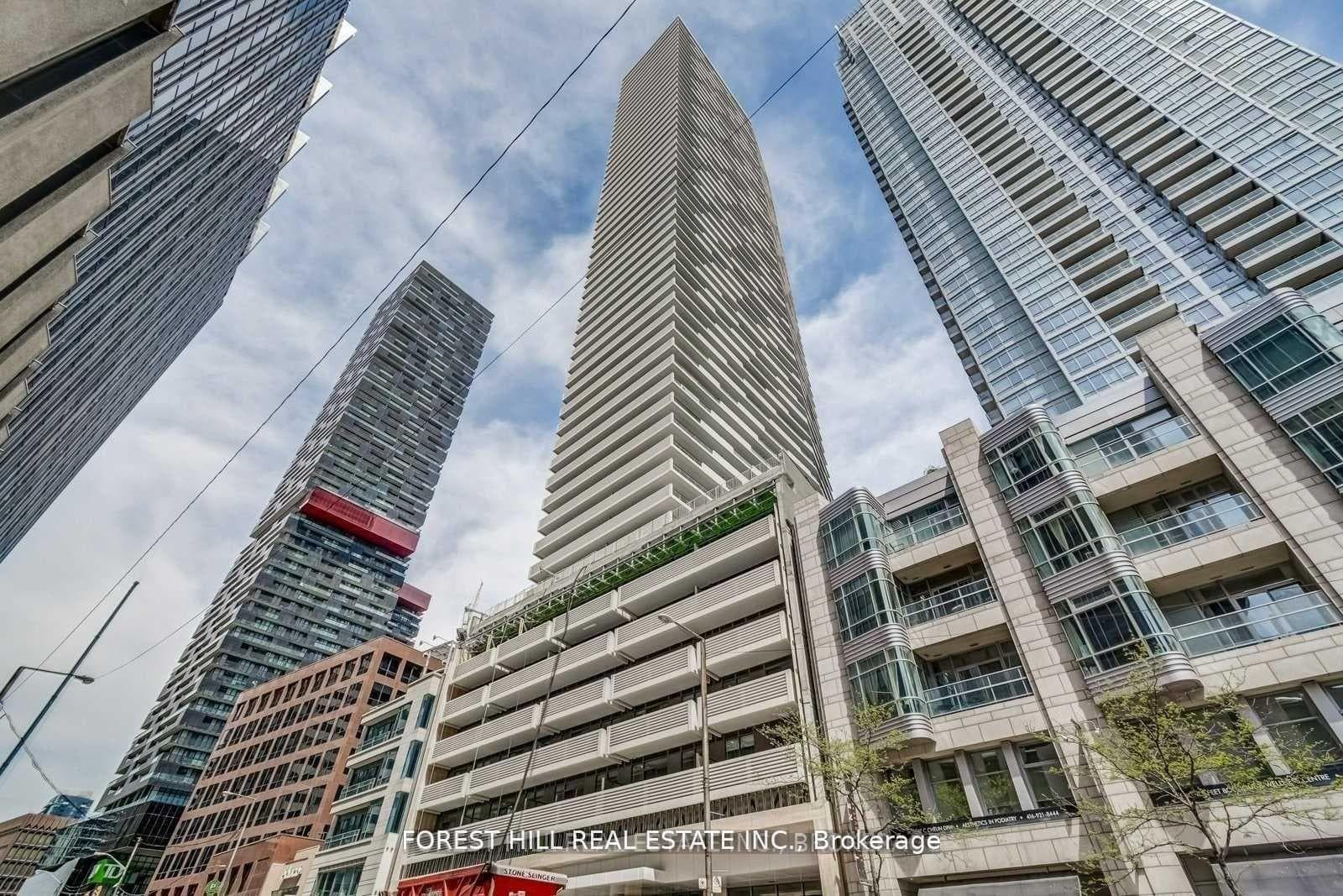 2221 Yonge Street Unit 5602, Leaside / Davisville, ON M4S 2B4 - Photo 1