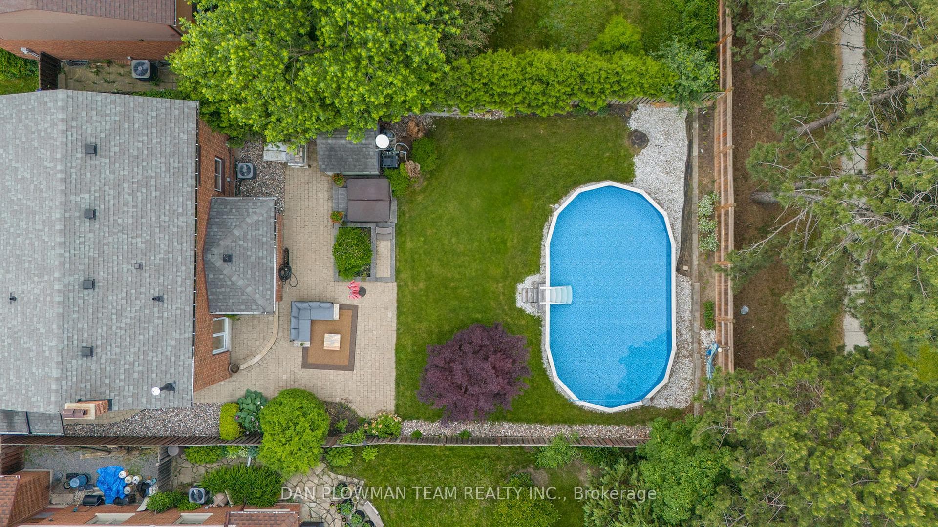 8 Longfellow Court, Whitby