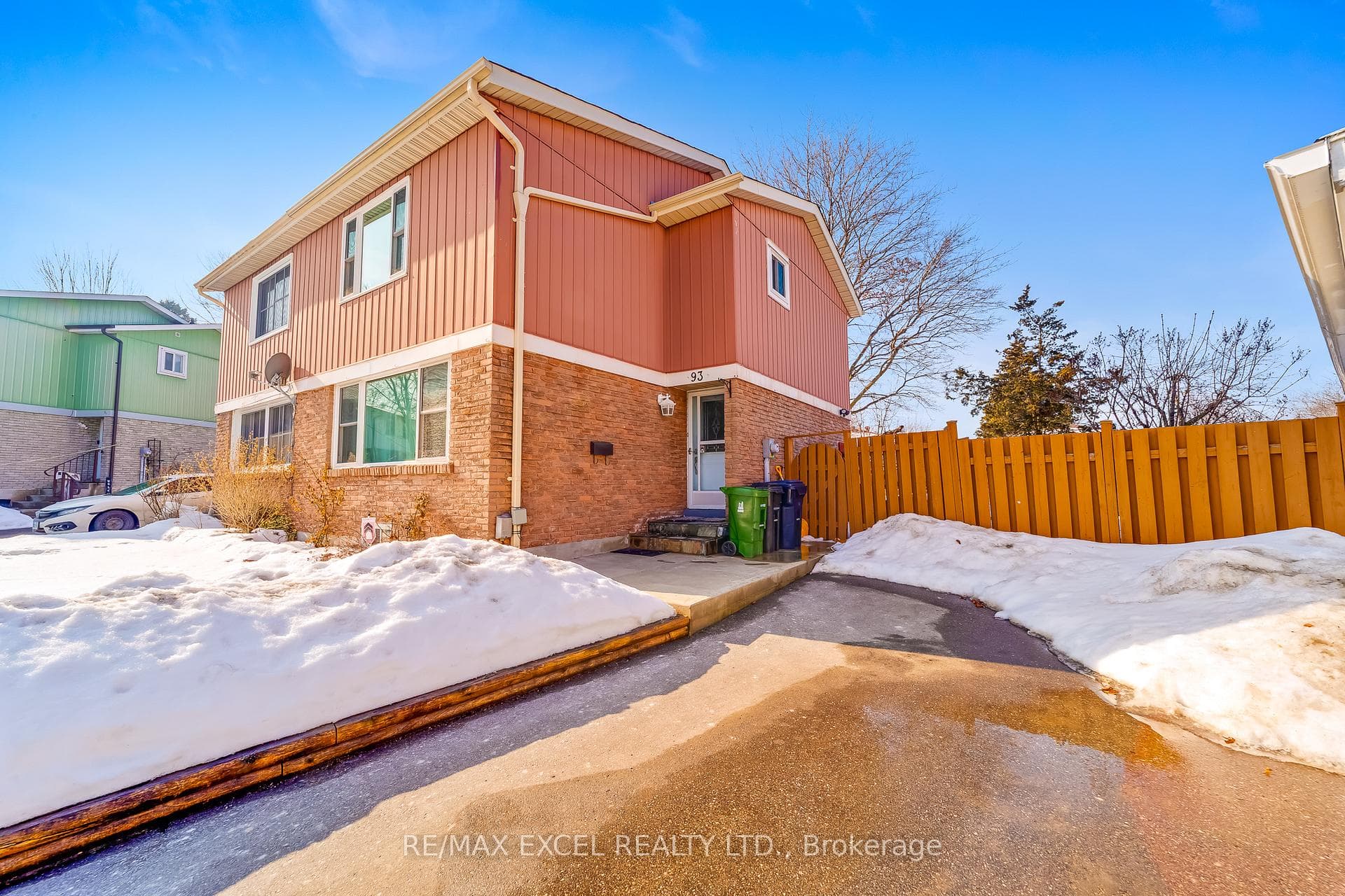 93 Bradstone Square, Scarborough (Morningside / West Hill), ON M1B 1W1 - Photo 1