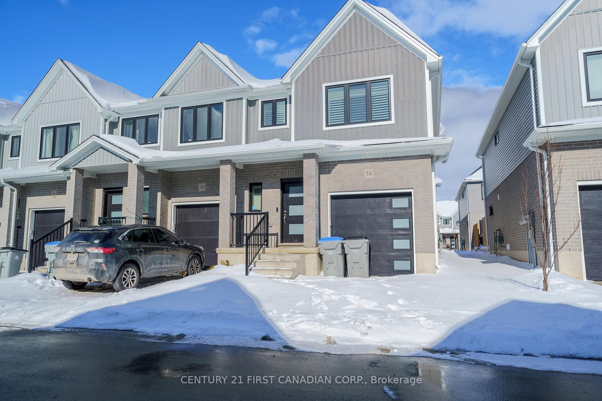 1 MILLER Drive Unit 34, Lucan Biddulph, ON N0M 2J0 - Photo 1