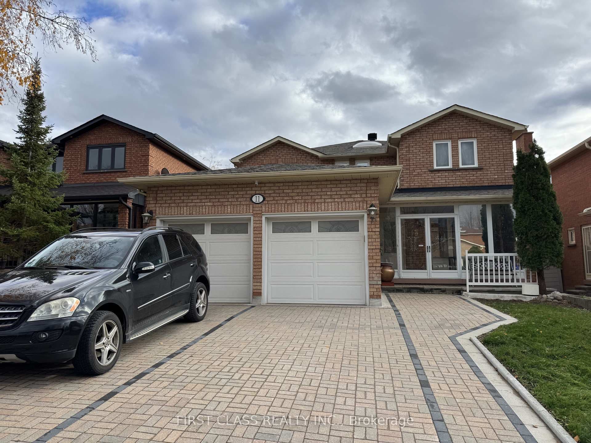 Main 11 Hazelmere Drive, Richmond Hill, ON L4B 1V7 - Photo 1