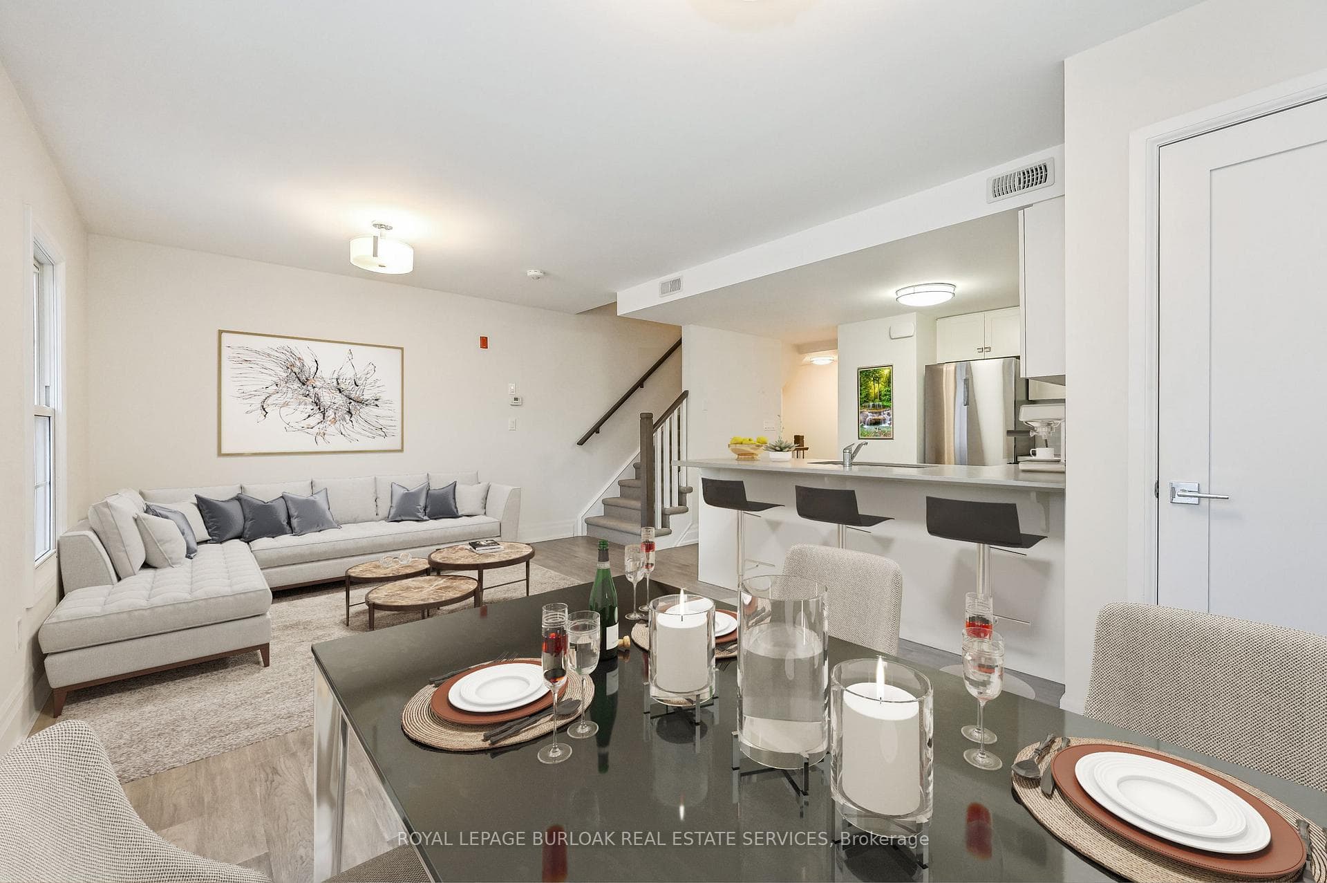 760 Lakeshore Road Unit 207, Mississauga, ON L5E 1C7 - Photo 1