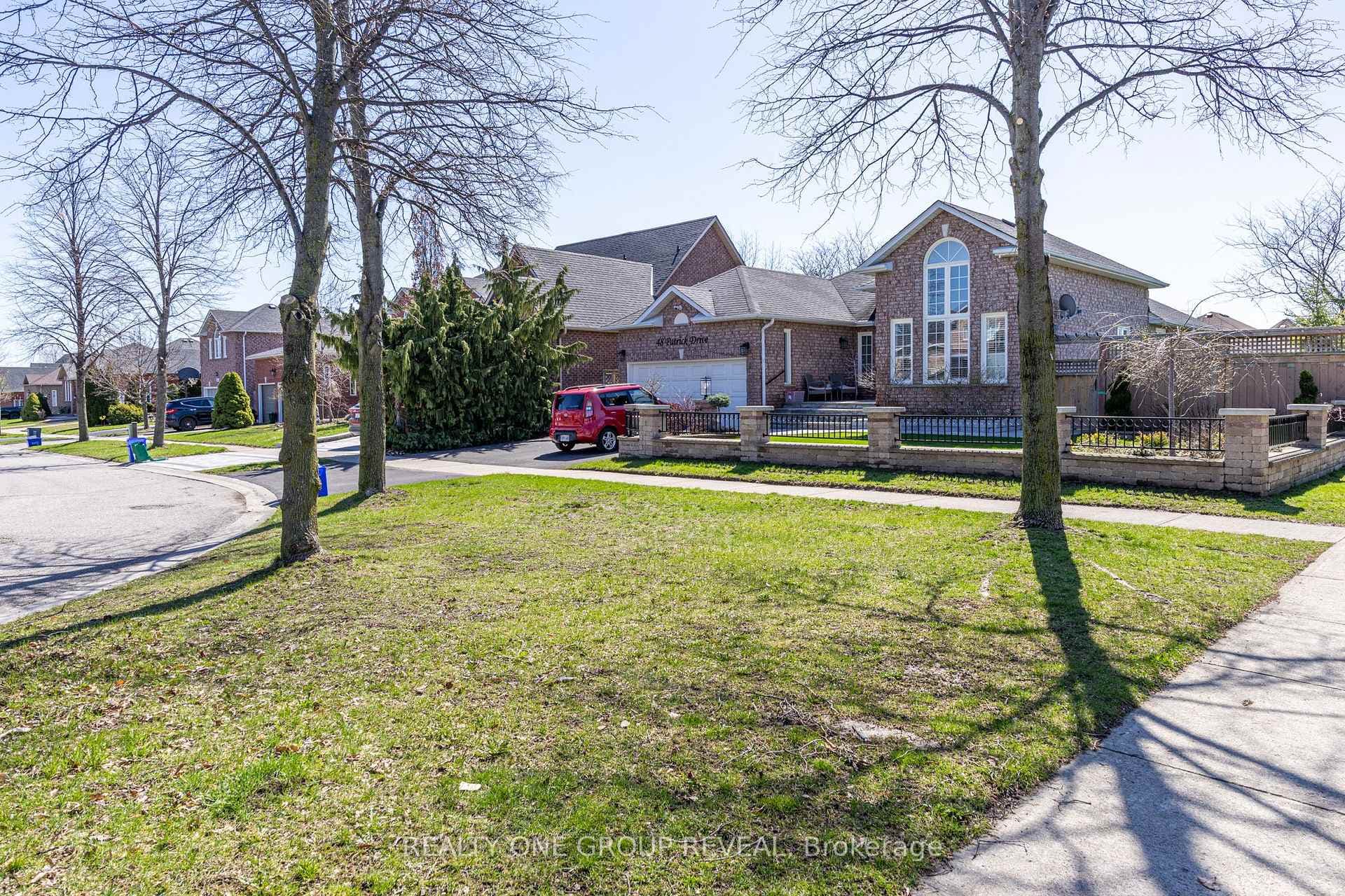 48 Patrick Drive, Whitby