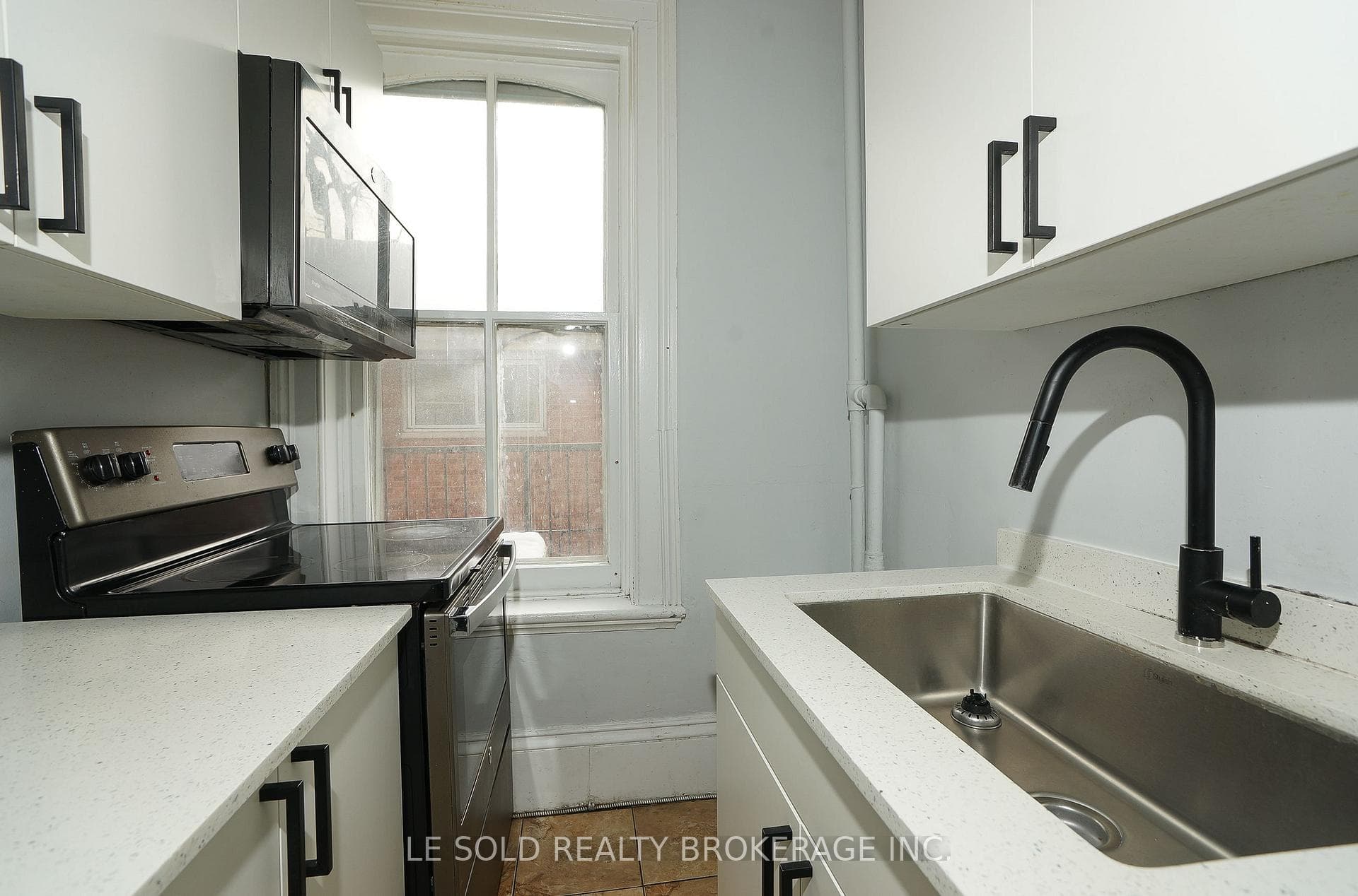 53 Mcclary Avenue Unit Unit 4, London South, ON N6C 1P6 - Photo 1