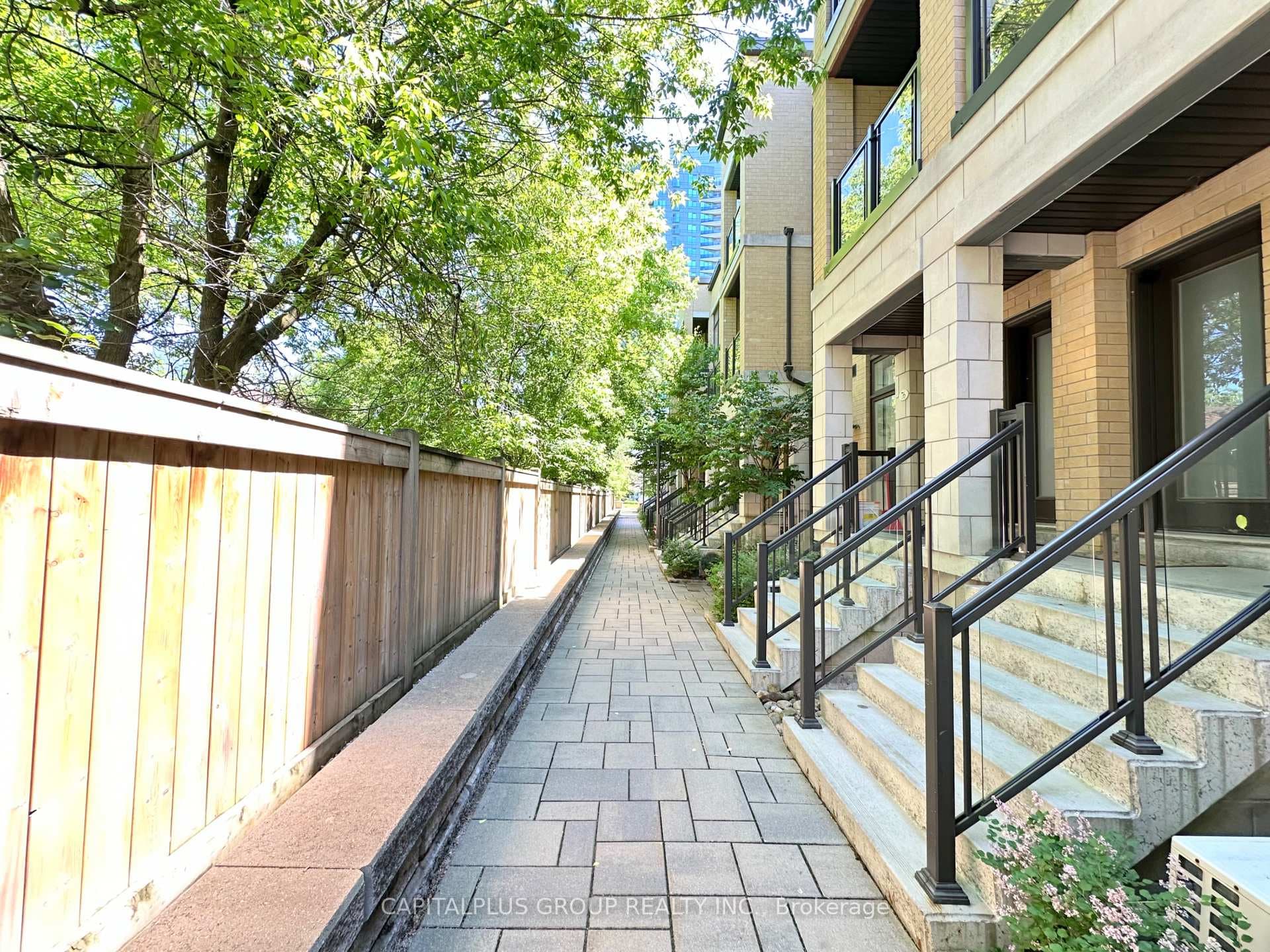 23 Eldora Avenue Unit 84, Thornhill / Willowdale, ON M2M 0B5 - Photo 1