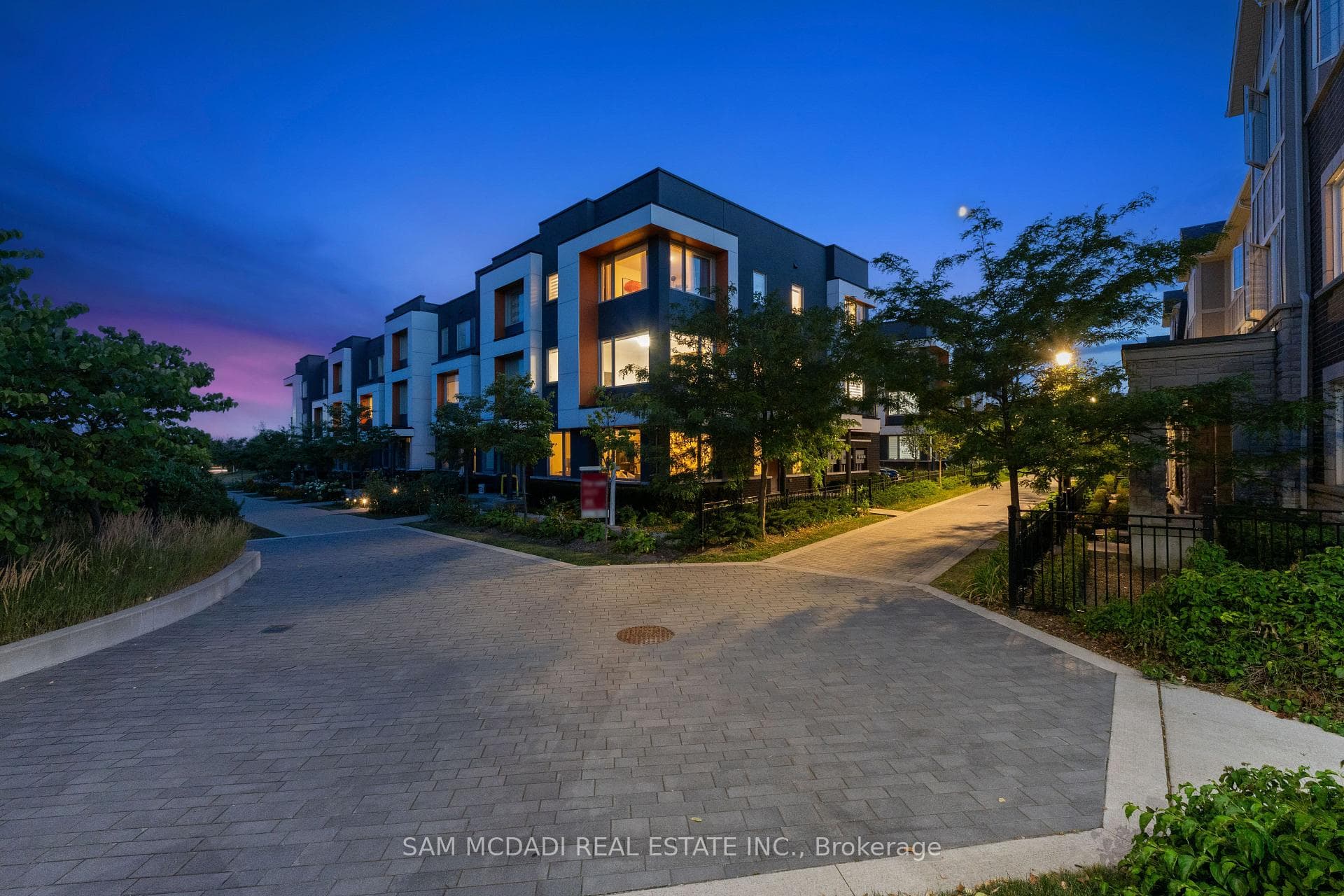 3006 Creekshore Common N/A Unit 34, Oakville, ON L6M 0Y6 - Photo 1