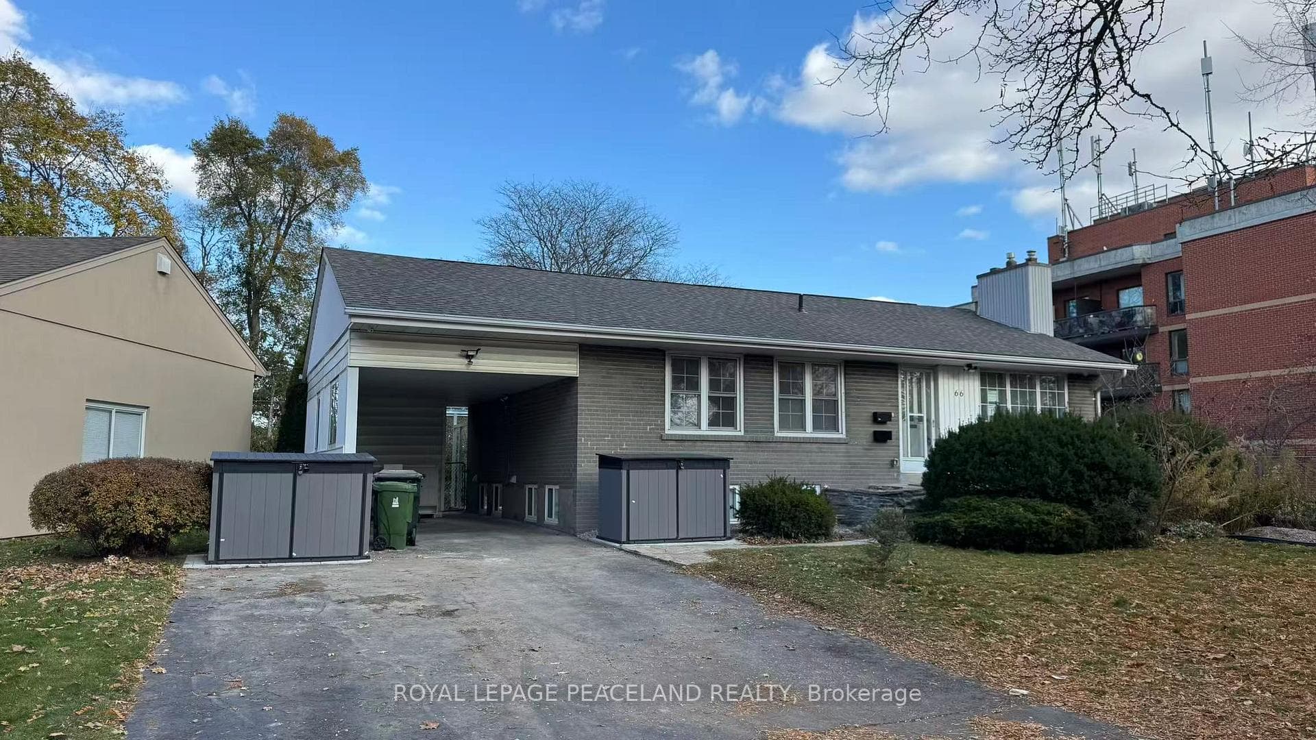 66 Paperbirch Drive Unit Upper, Utility included, Don Mills / Parkwoods / Victoria Village, ON M3C 2E7 - Photo 1