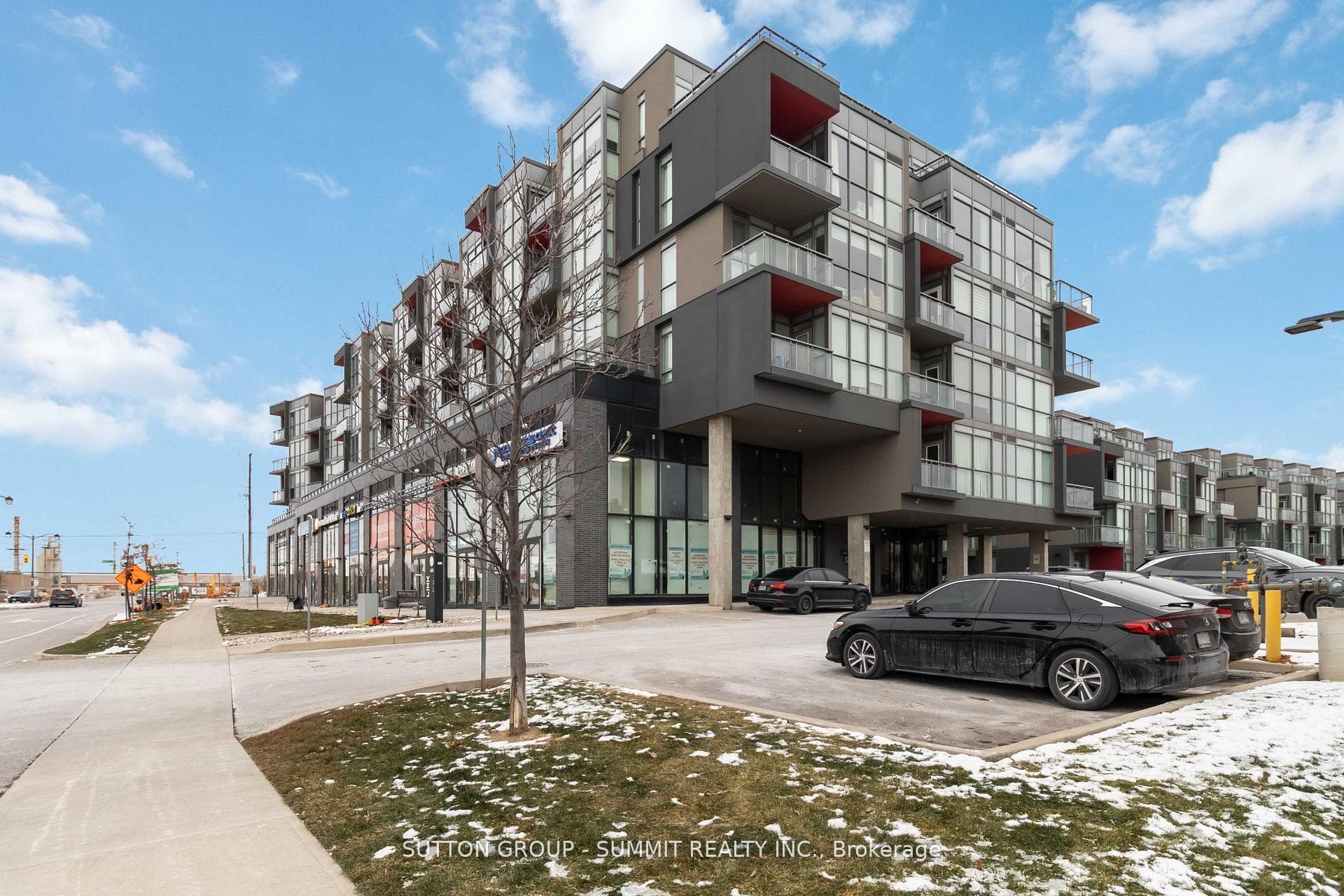 5220 Dundas Street Unit D422, Burlington, ON L7L 0J4 - Photo 1