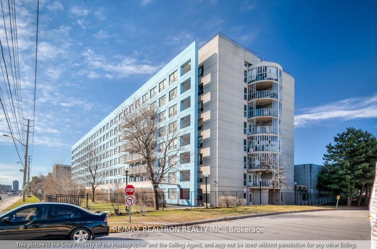 39 Kimbercroft Court Unit 105, Agincourt / Milliken, ON M1S 5B5 - Photo 1