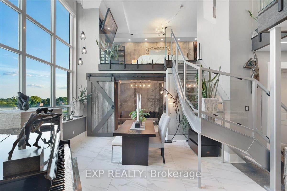 2-storey Hard Loft. 1250SF
