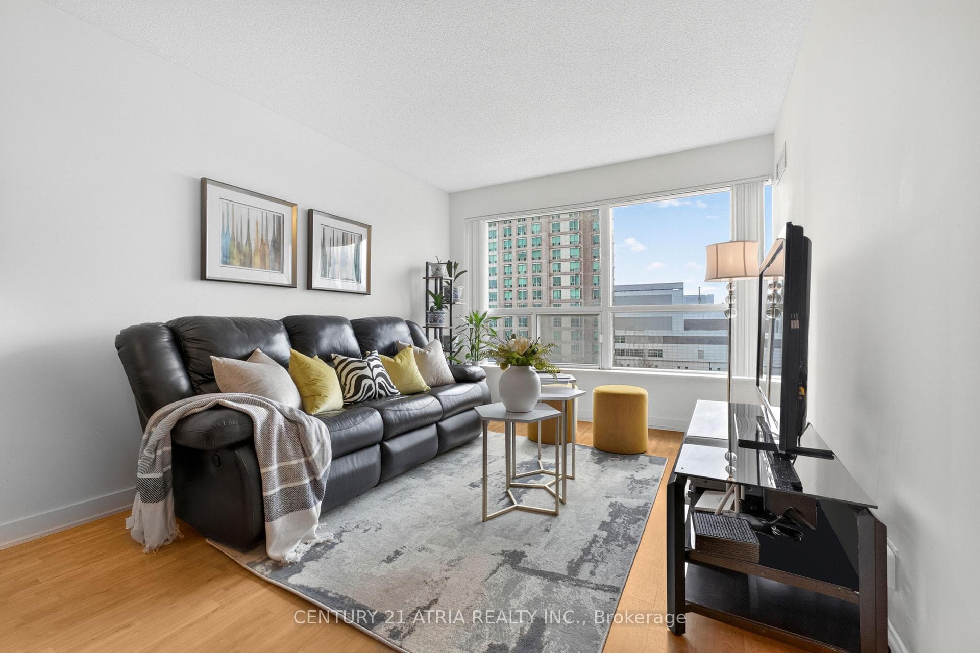 38 Lee Centre Drive Unit 908, Toronto E09