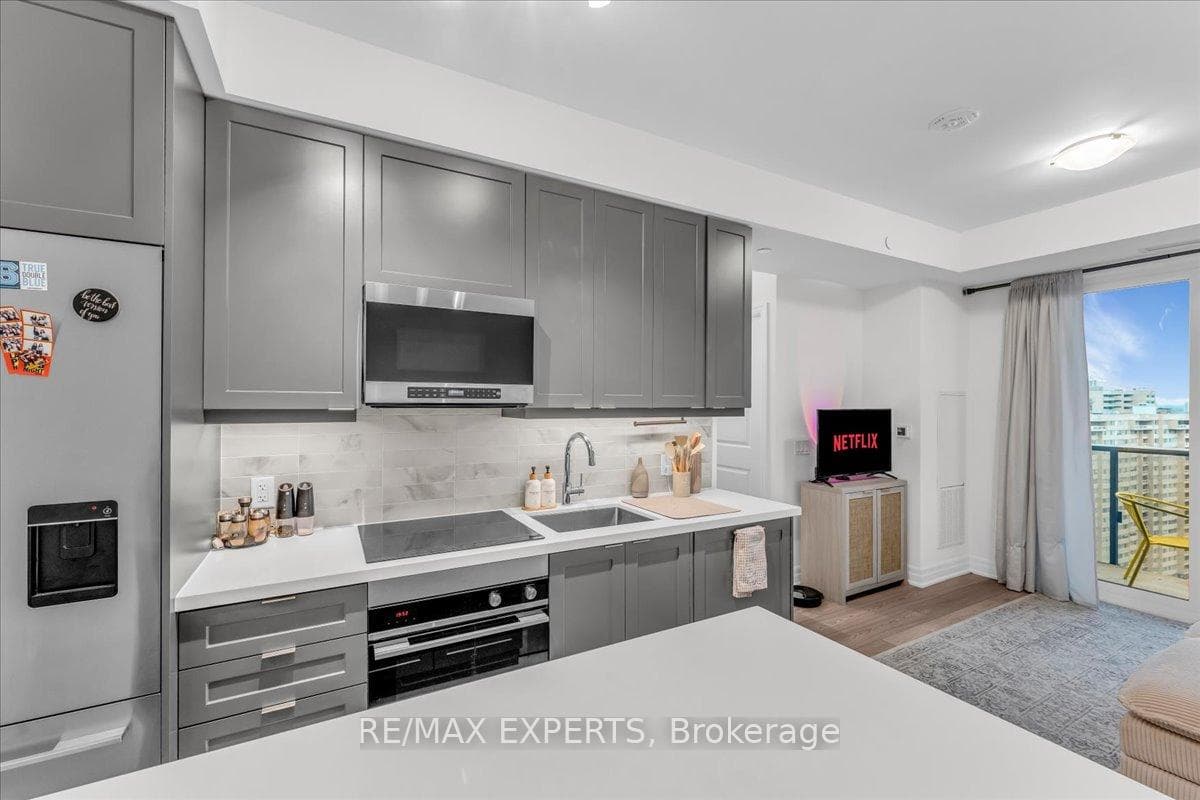 30 Elm Drive Unit 1702, Mississauga, ON L5B 0N6 - Photo 1