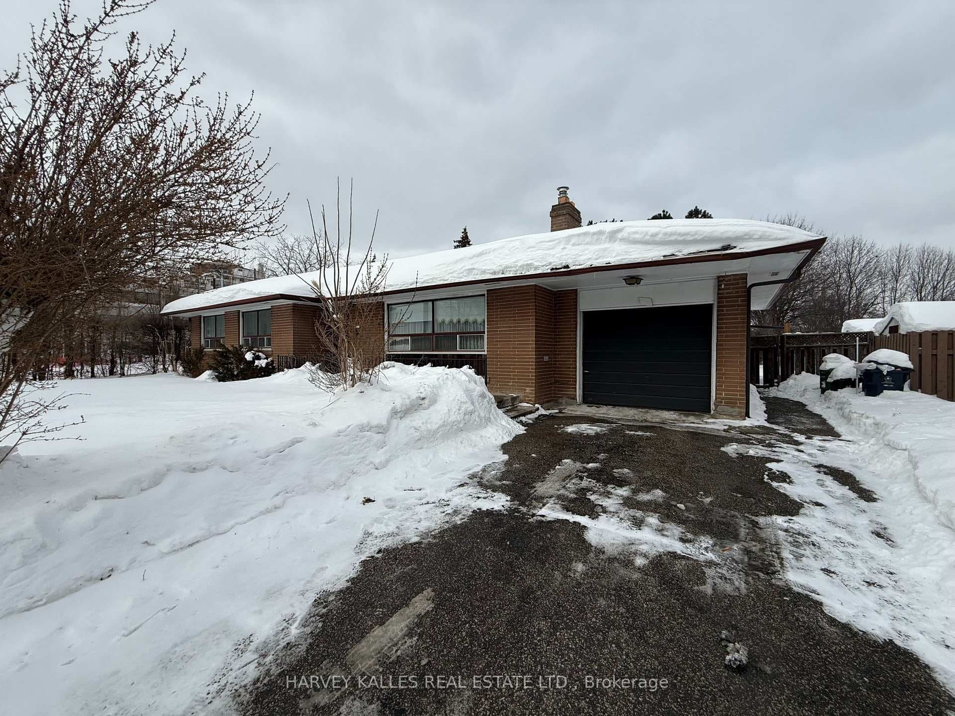 214 Dixon Road, Etobicoke (Kingsview Village / Humber Heights), ON M9P 2M1 - Photo 1