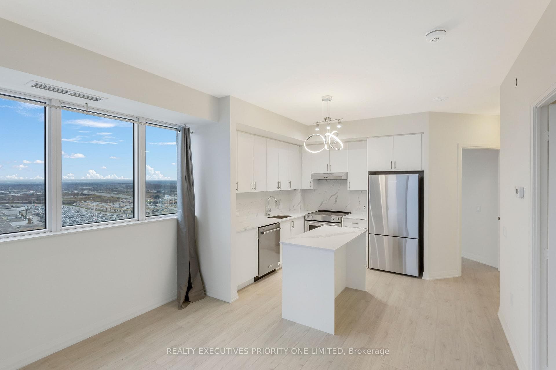 9000 Jane Street Unit 2018, Vaughan