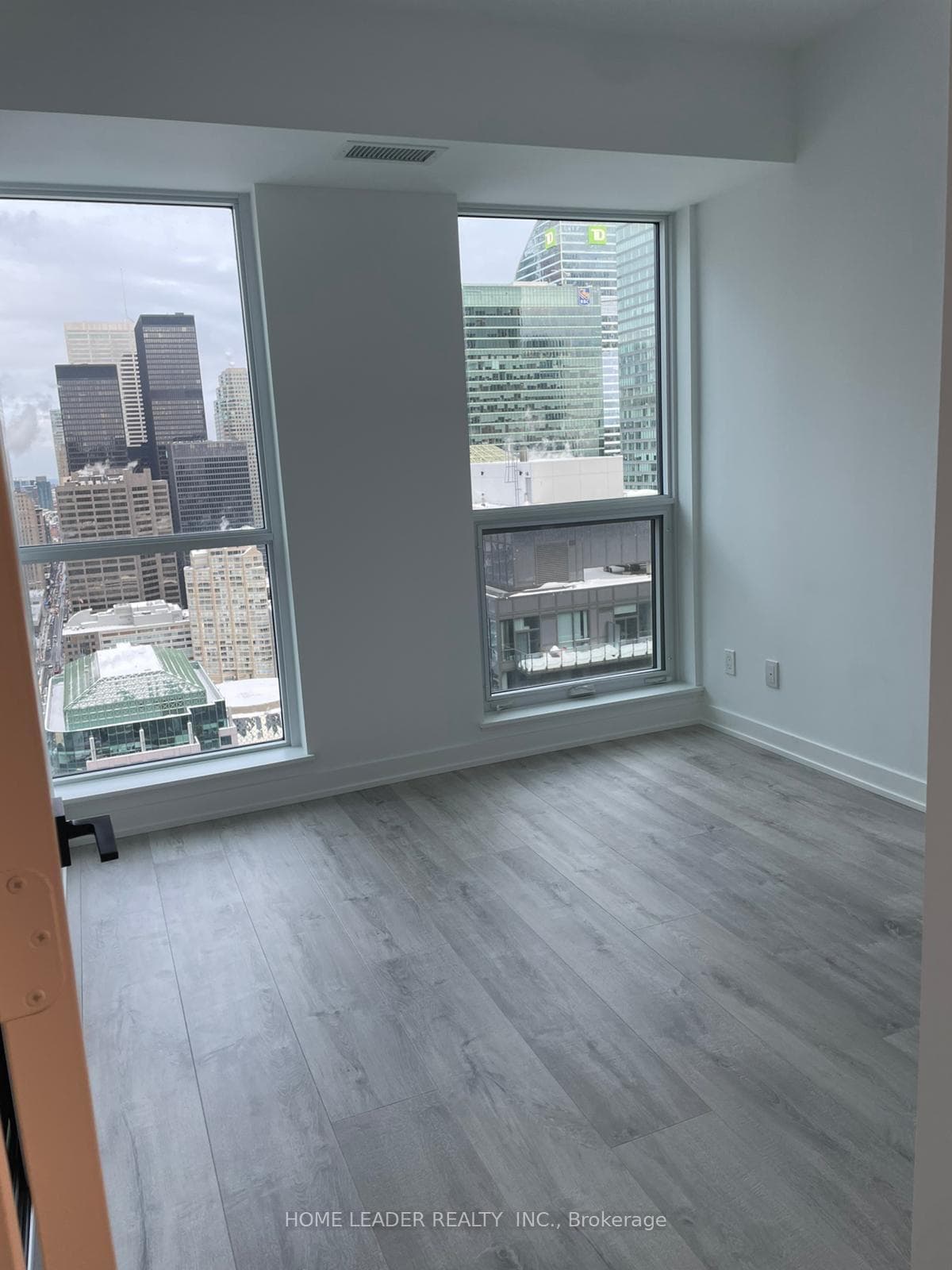 327 King Street West Street Unit 3708, Downtown Toronto / Waterfront, ON M5V 0W7 - Photo 1