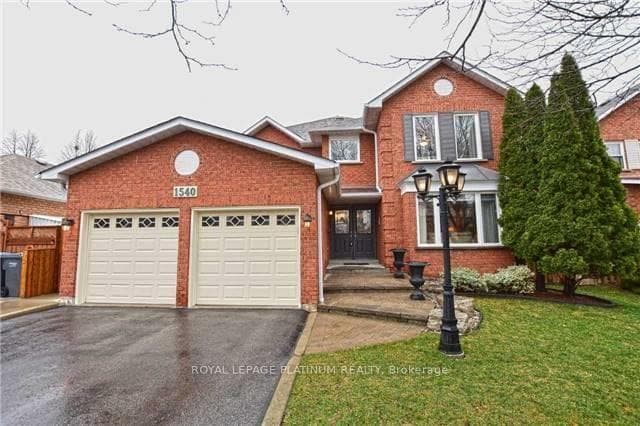 1540 Manorbrook Court Unit 3BR Lower Level, Mississauga, ON L5M 4A8 - Photo 1
