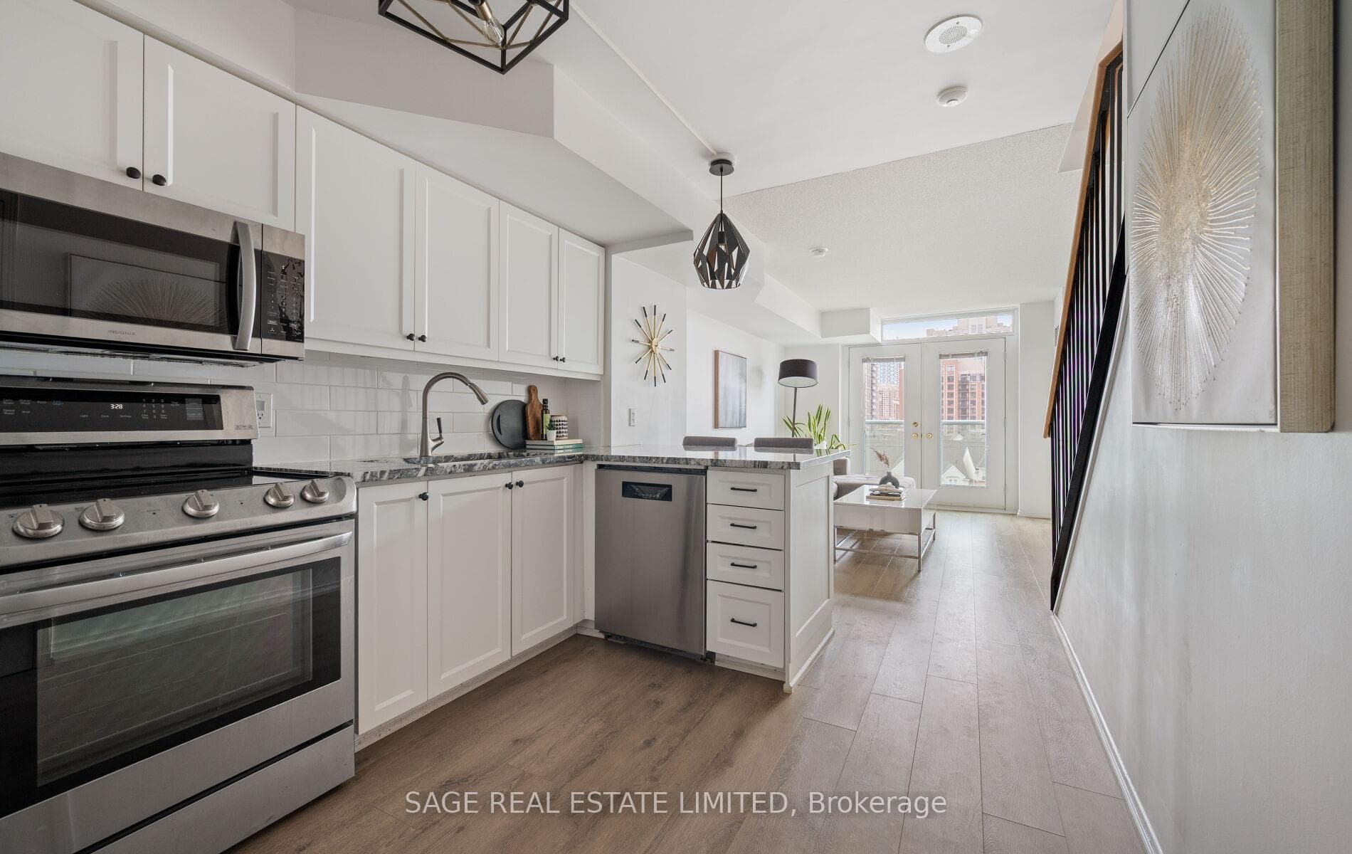 17 Michael Power Place Unit 707, Etobicoke (Islington / Rexdale), ON M9A 5G5 - Photo 1
