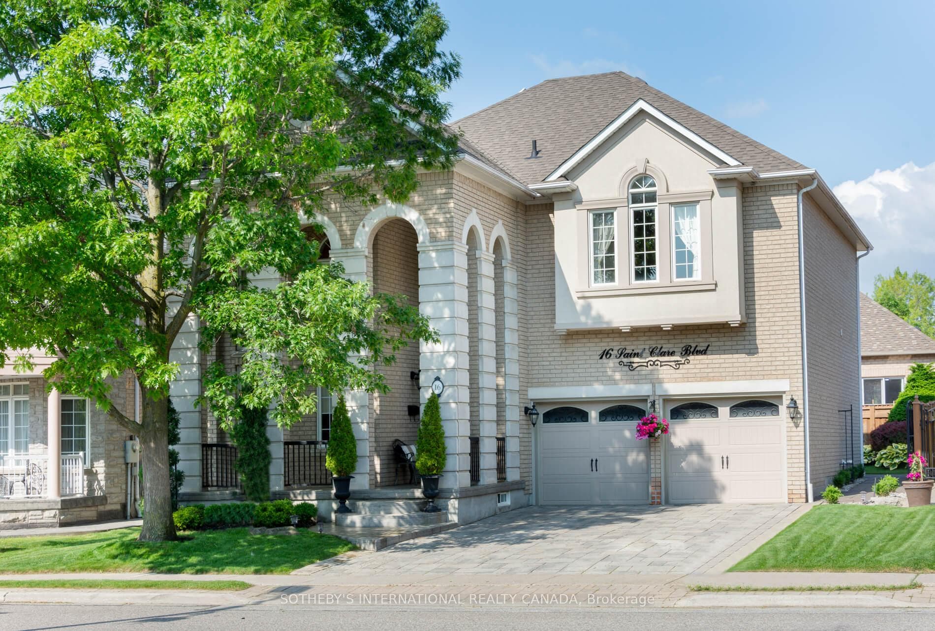 16 Saint Clare Boulevard, Vaughan, ON L4H 2A2 - Photo 1