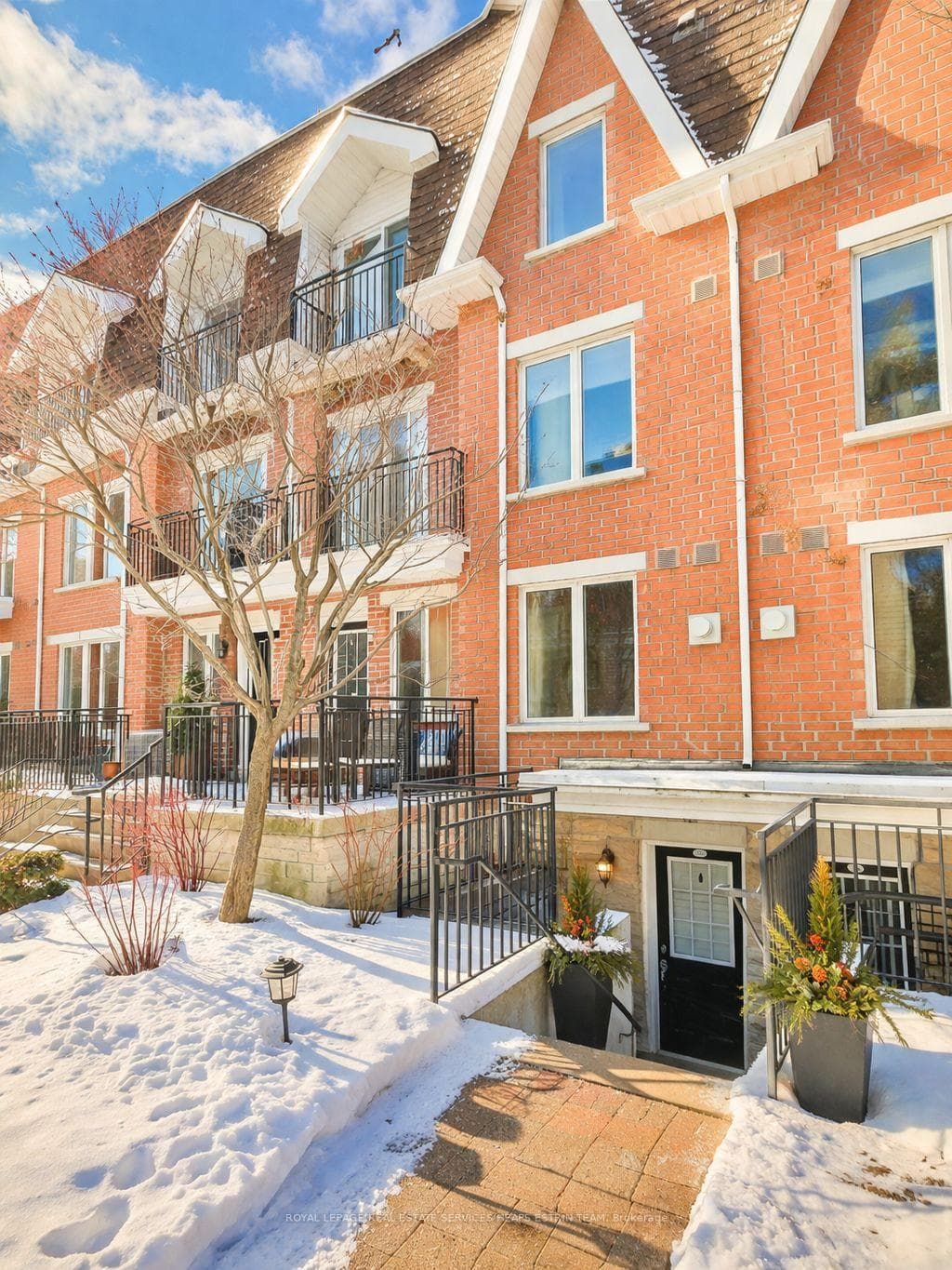 50 Joe Shuster Way Unit 215, High Park / Junction / Roncesvalles, ON M6K 1Y8 - Photo 1
