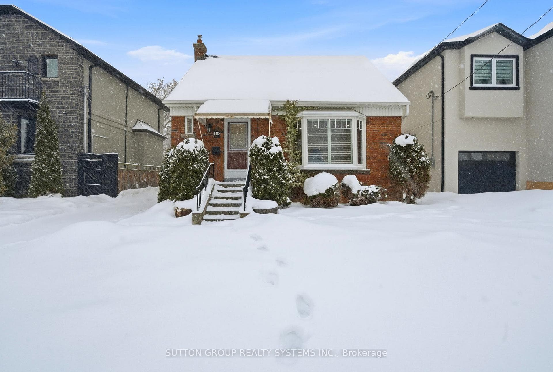 10 Willowhurst Crescent, Toronto E04