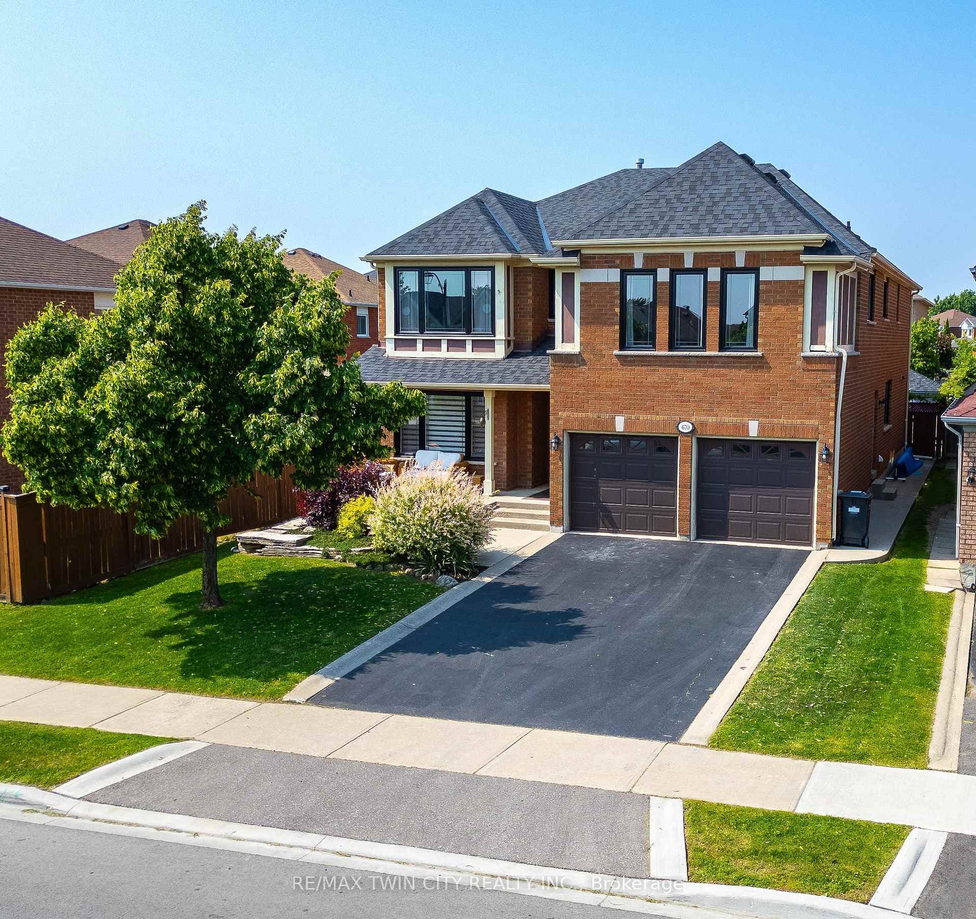 670 Peter Robertson Boulevard, Brampton, ON L6R 1L8 - Photo 1