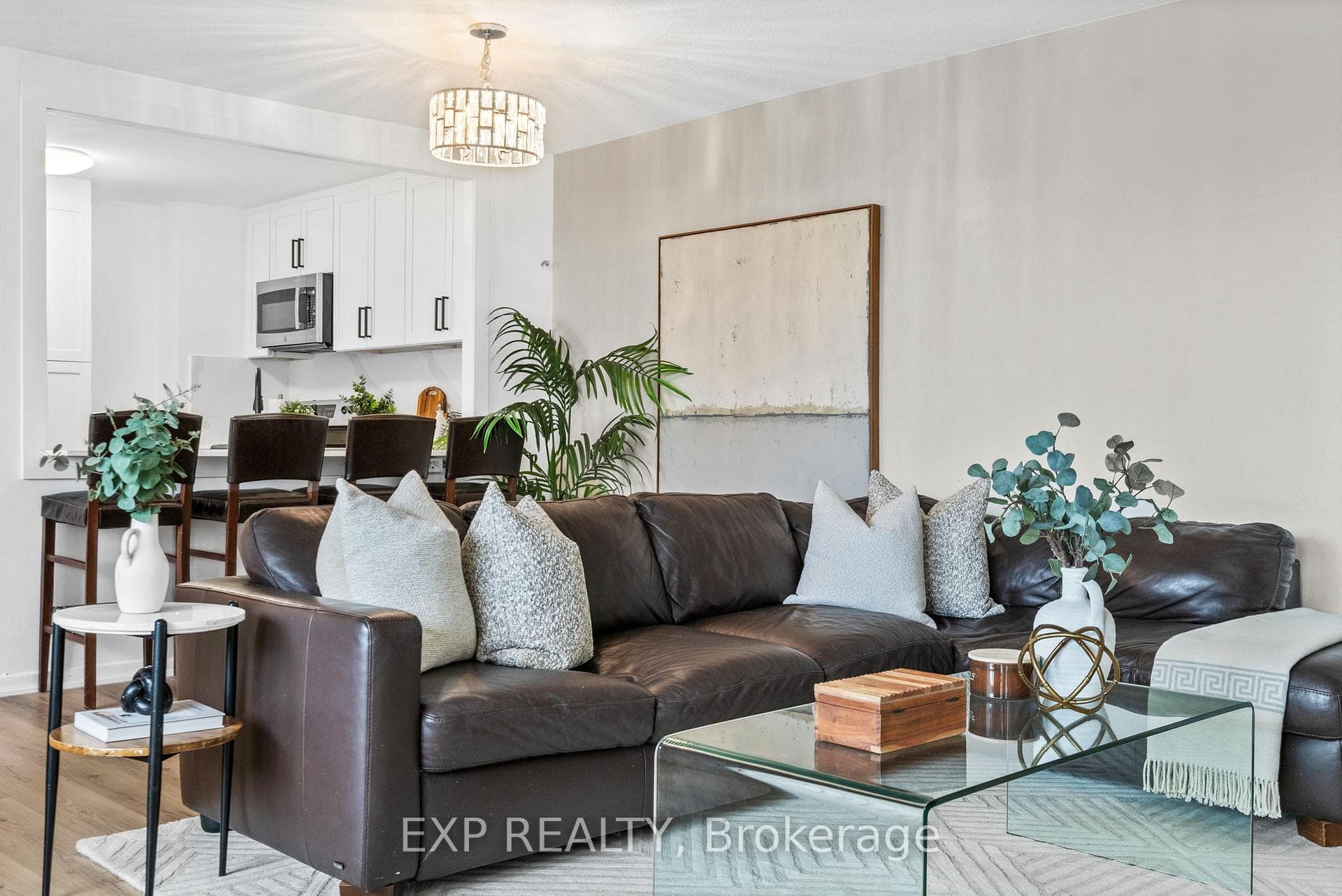 2323 Confederation Parkway Unit 905, Mississauga, ON L5B 1R6 - Photo 1