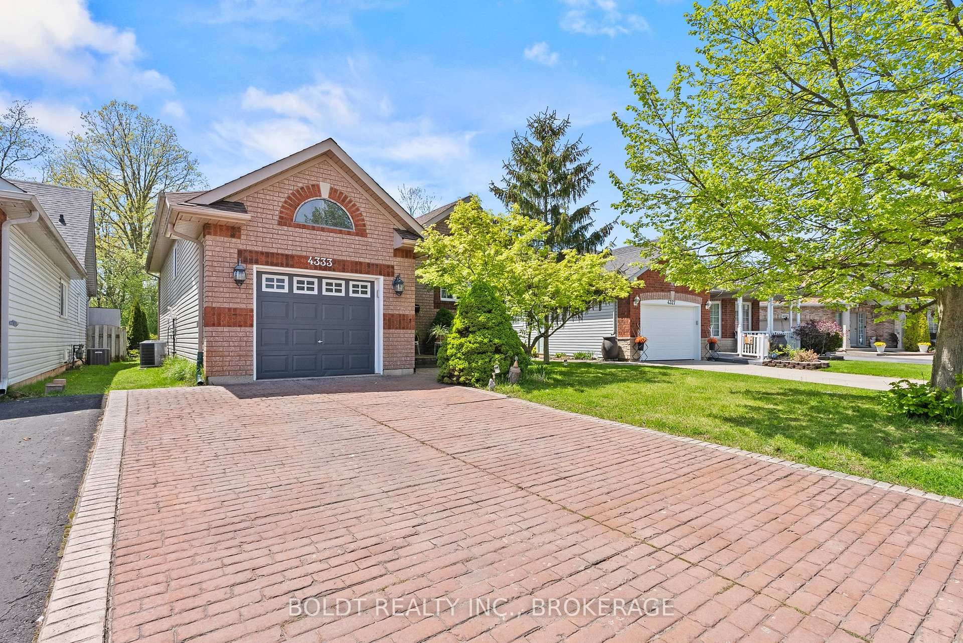 4333 Southerland Court, Niagara Falls