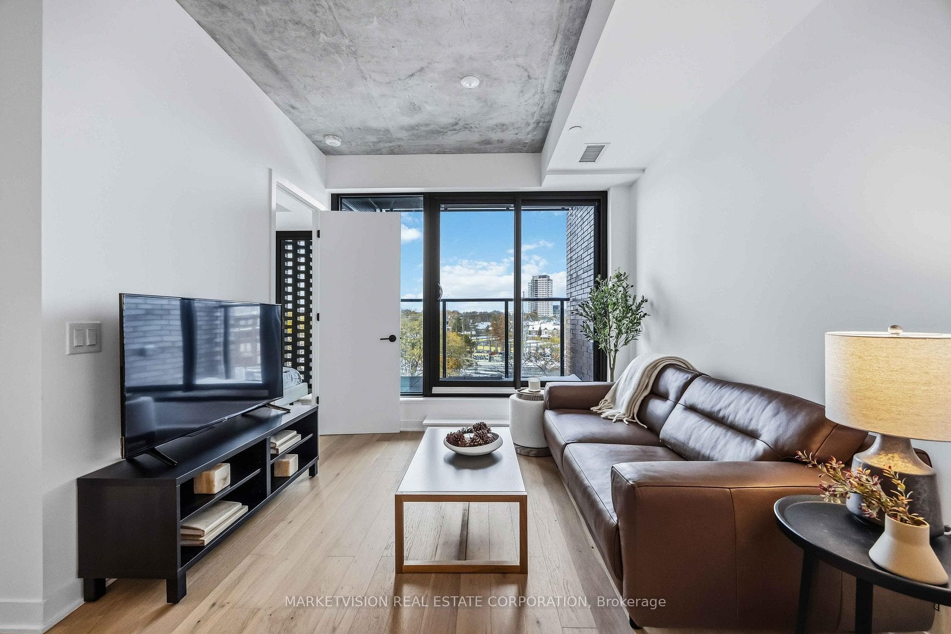 2625 Dundas Street Unit 506, Toronto W02