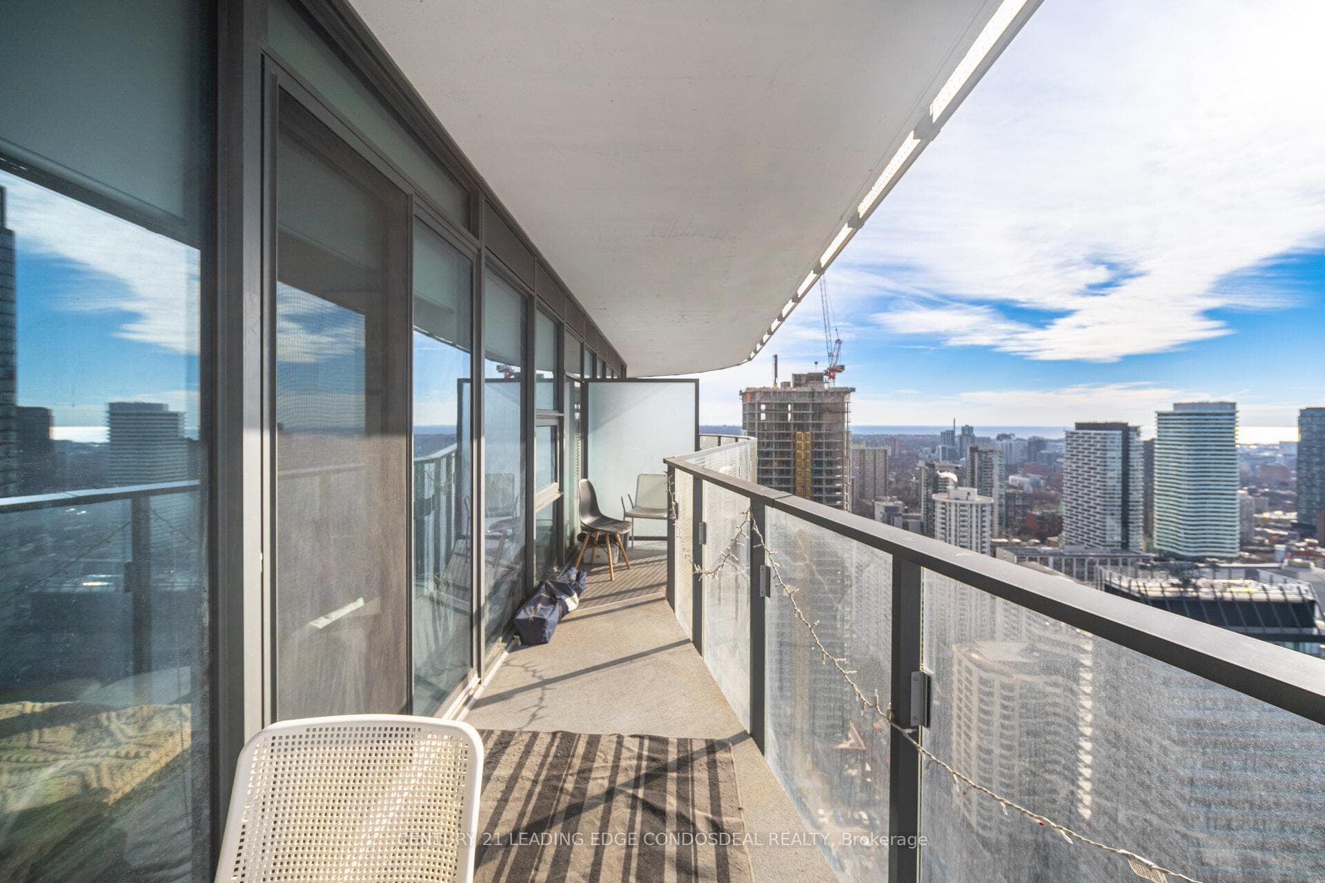 11 Wellesley Street Unit 3703, Downtown Toronto / Waterfront, ON M4Y 0G4 - Photo 1