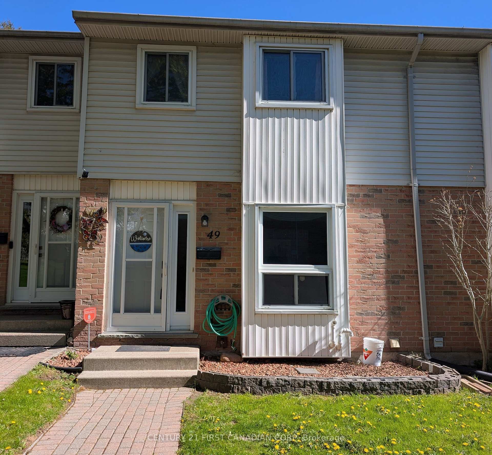 110 Deveron Crescent Unit 49, London South, ON N5Z 4W7 - Photo 1