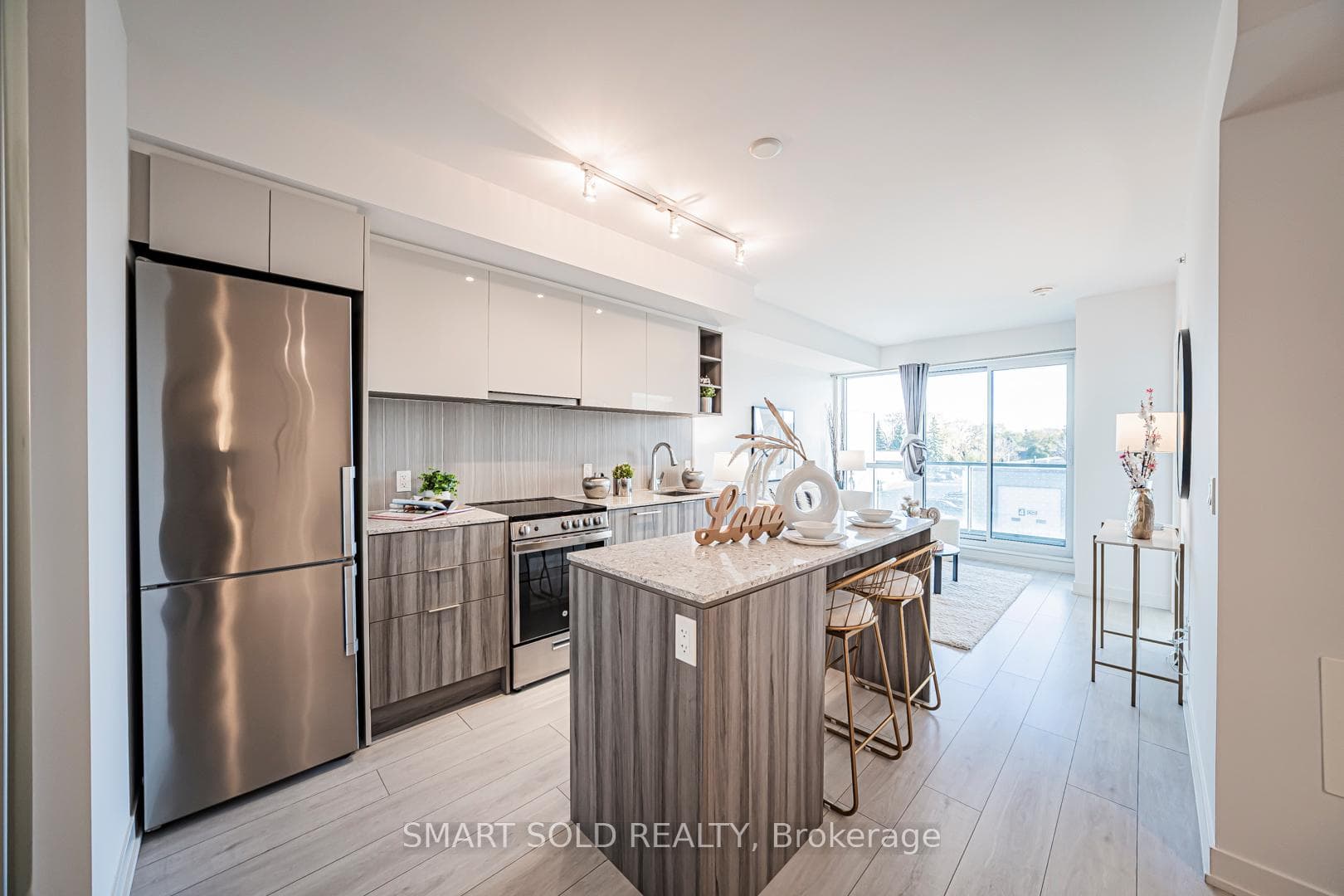 31 Tippett Road Unit 207, Toronto C06