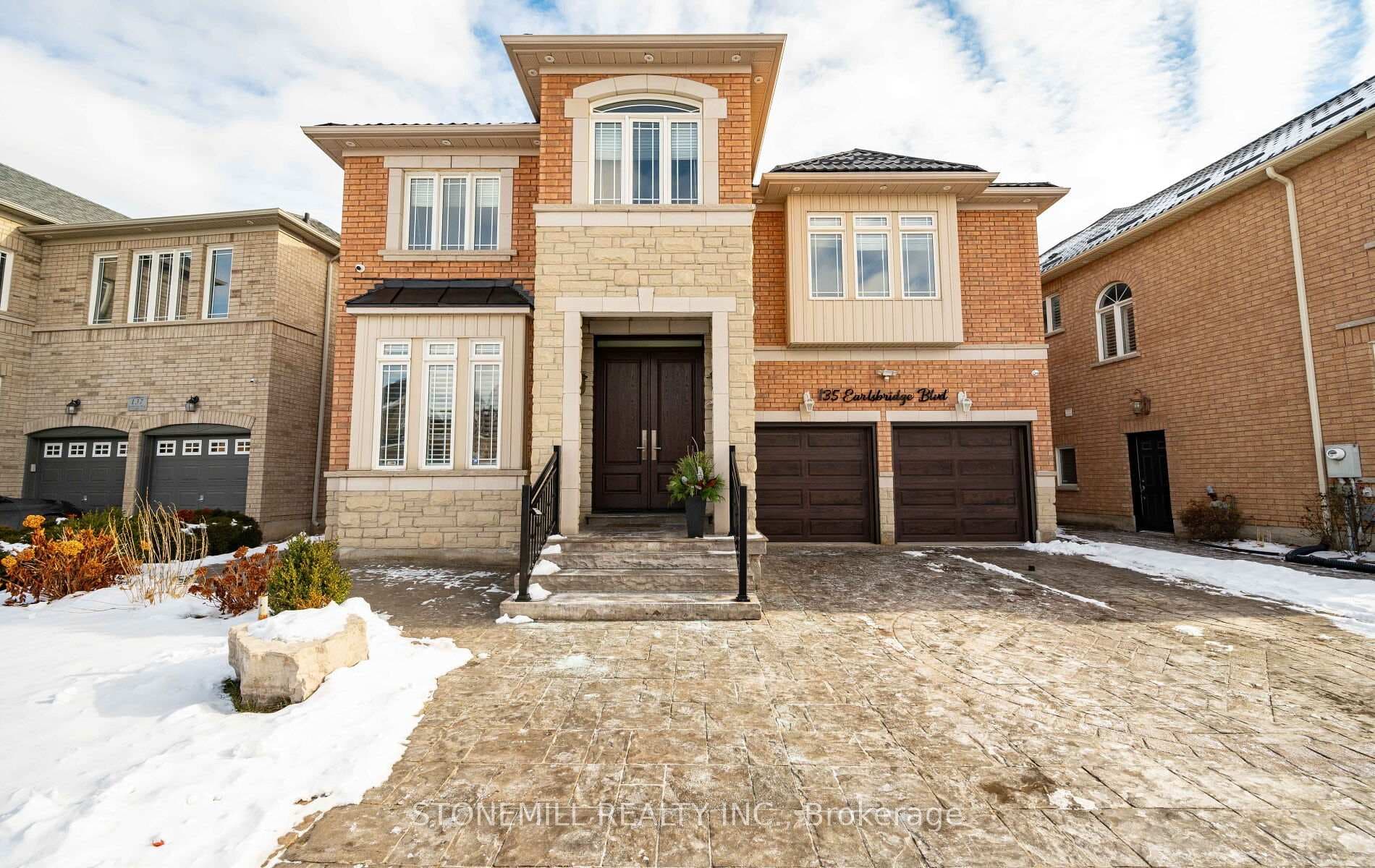 135 Earlsbridge Boulevard, Brampton, ON L7A 3T7 - Photo 1