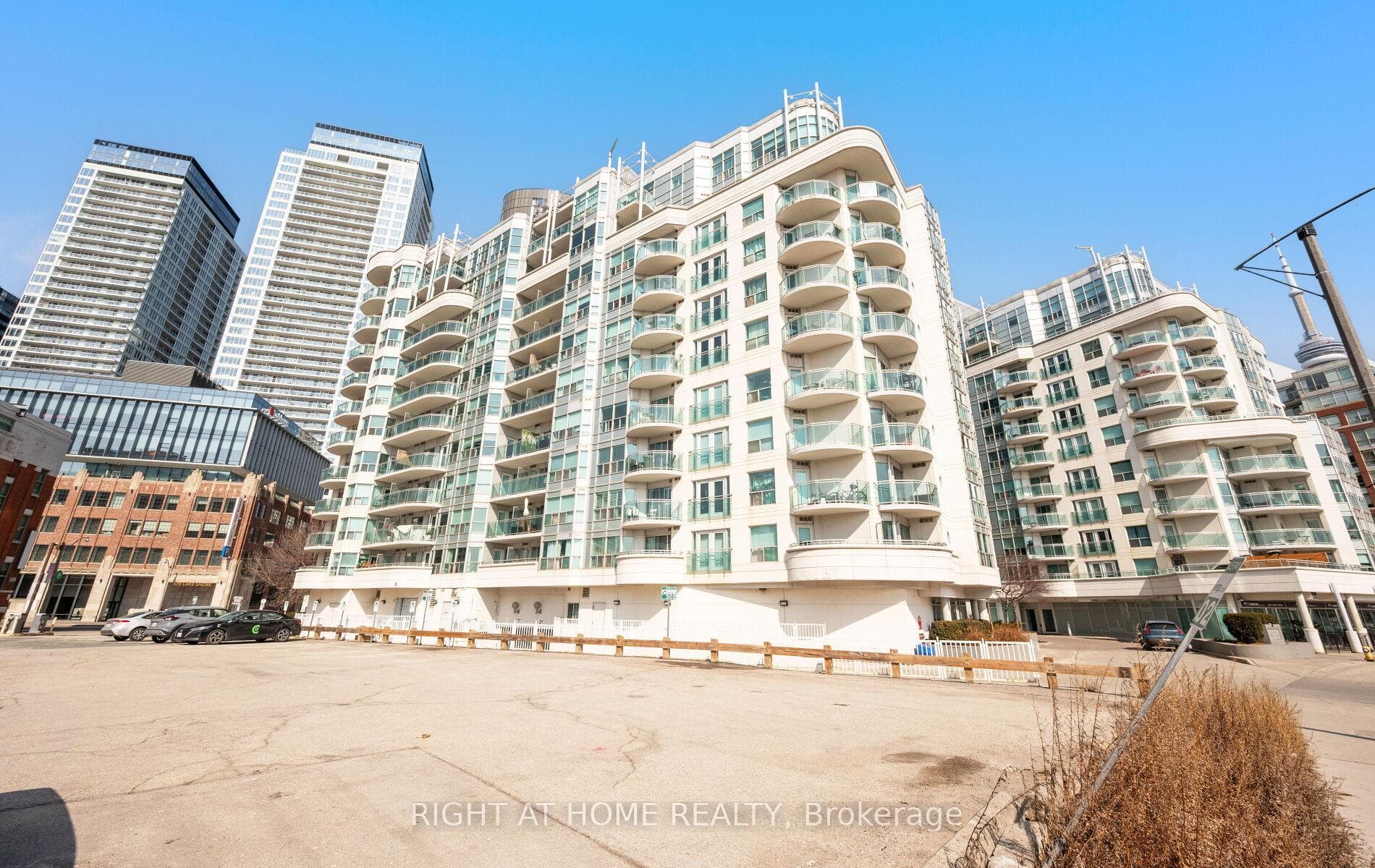 600 Queens Quay Unit 219, Downtown Toronto / Waterfront, ON M5V 3M3 - Photo 1