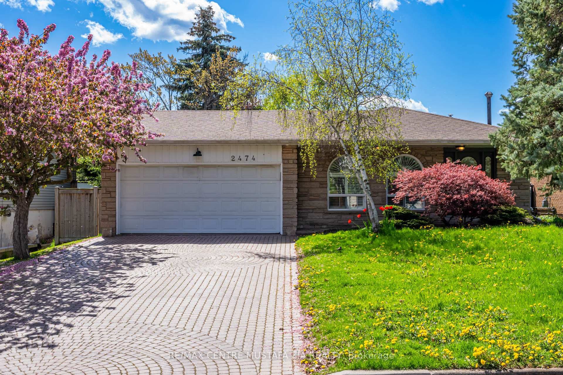 2474 Yarmouth Crescent, Oakville