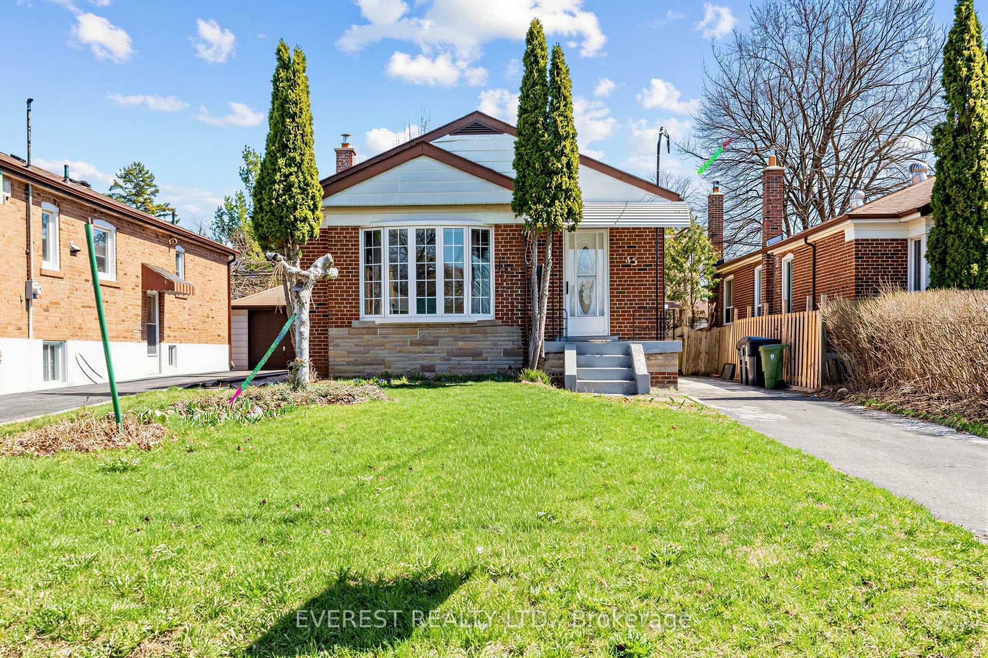 45 Kilgreggan Crescent, Toronto E09