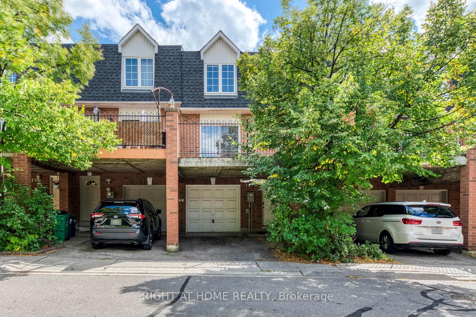 4991 Rathkeale Road Unit 14, Mississauga, ON L5V 2G9 - Photo 1