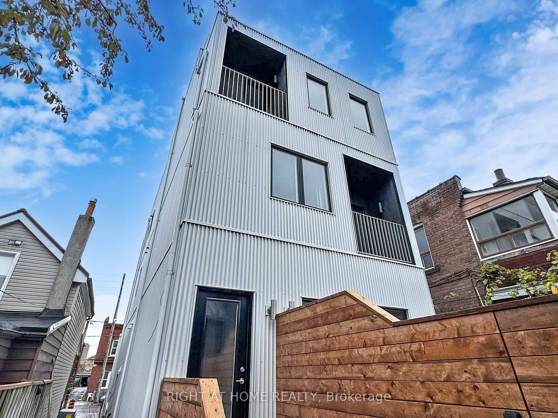 1137 Dovercourt Road Unit Unit 3, Bloor West Village / Swansea, ON M6H 2Y1 - Photo 1