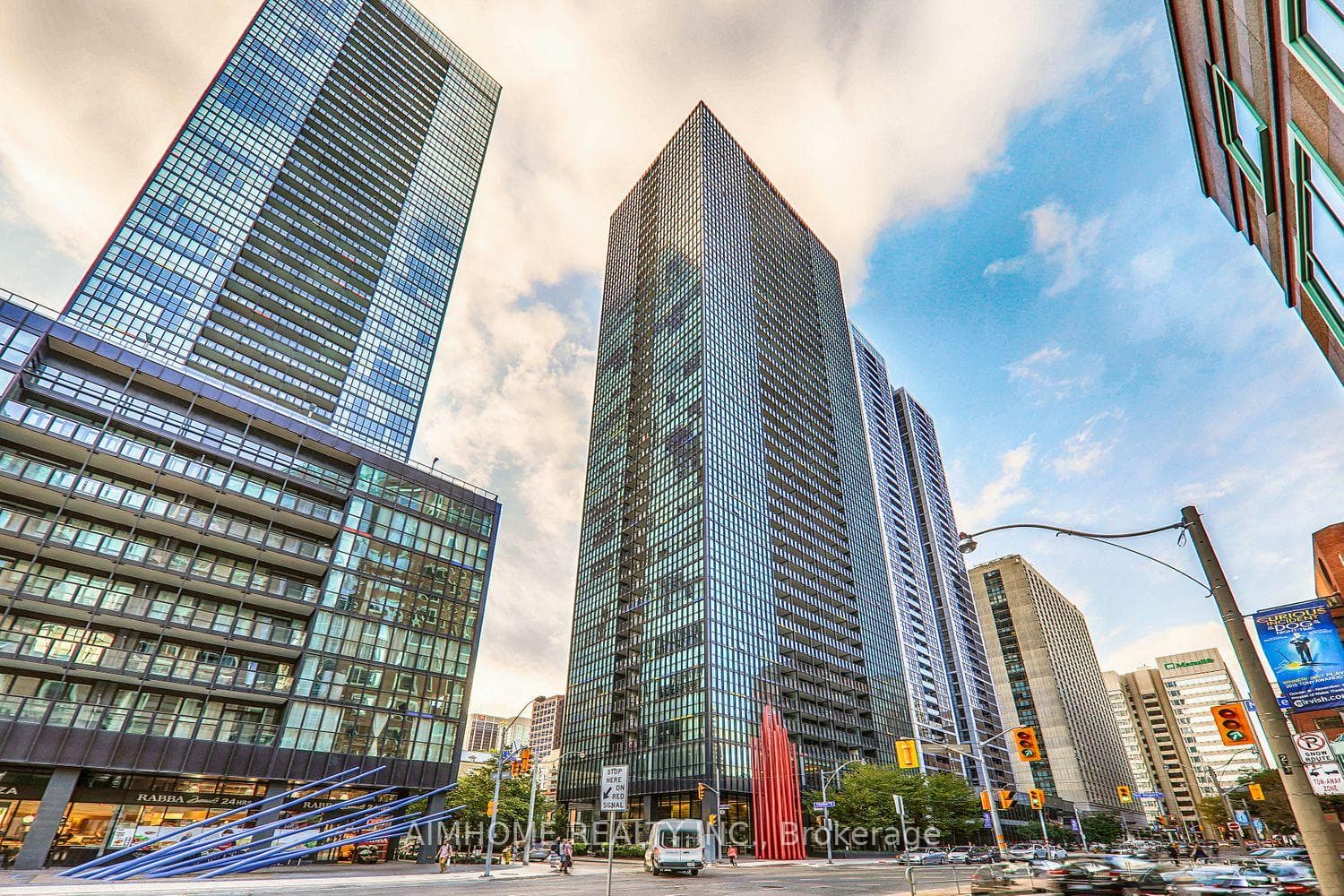 110 Charles Street Unit 803, Toronto C08