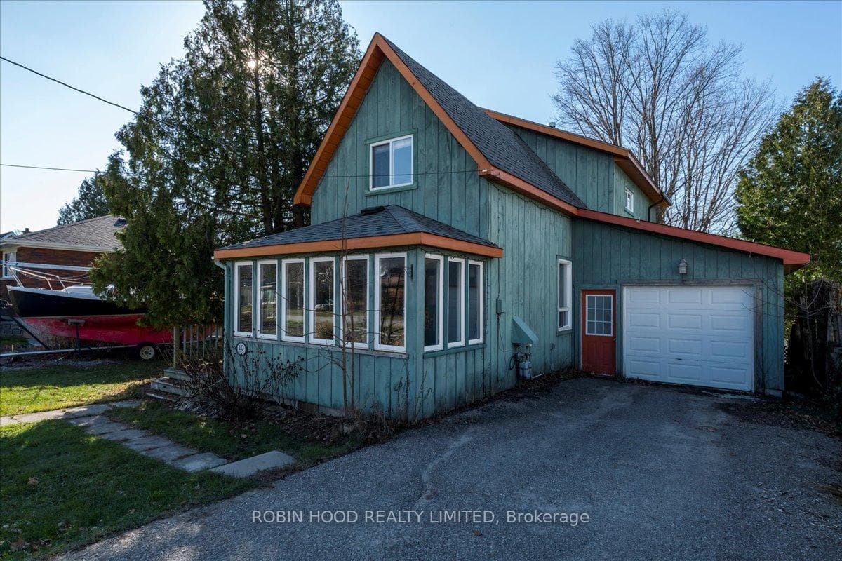 10 Lucy Street, Penetanguishene