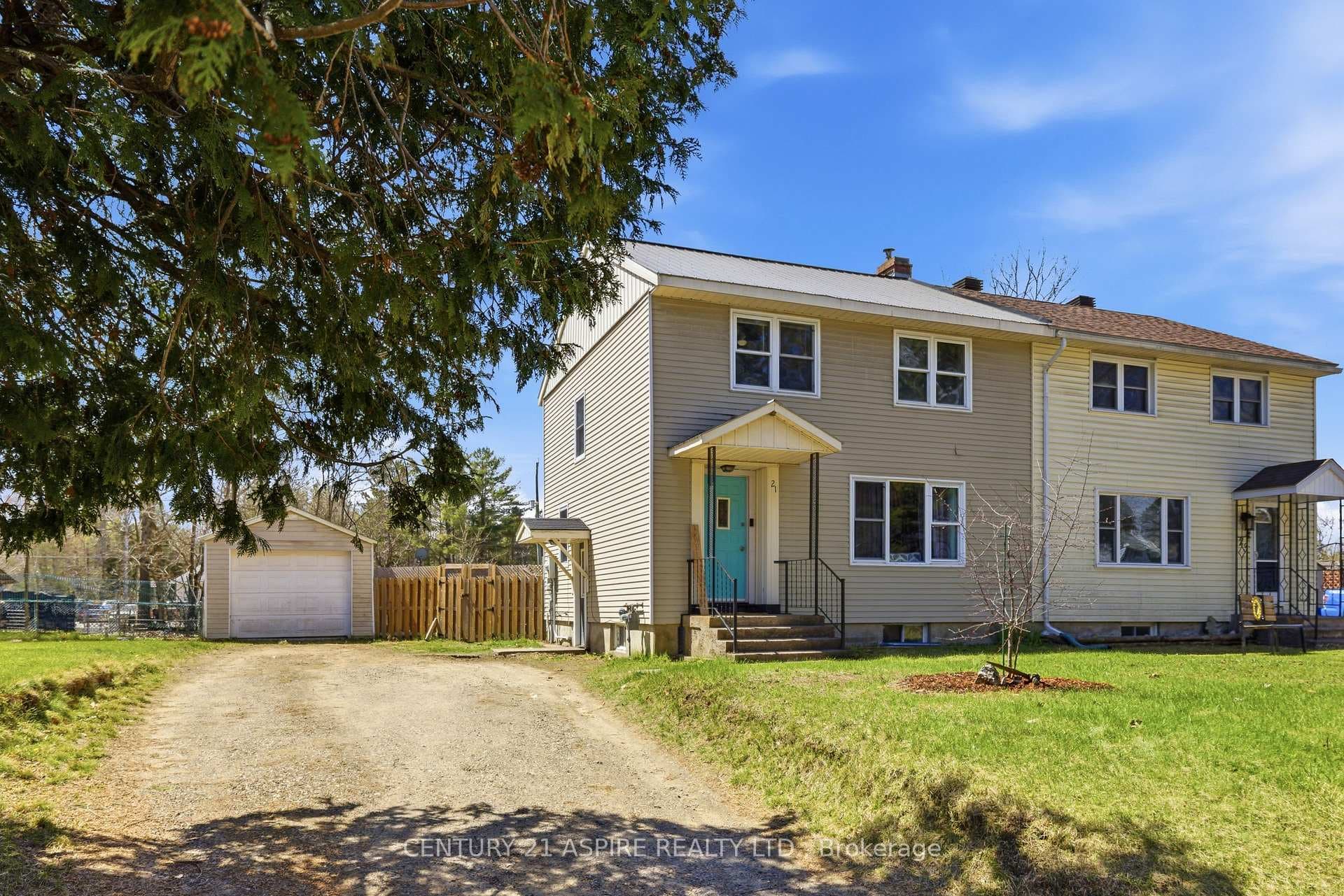21 Rutherford Avenue, Deep River