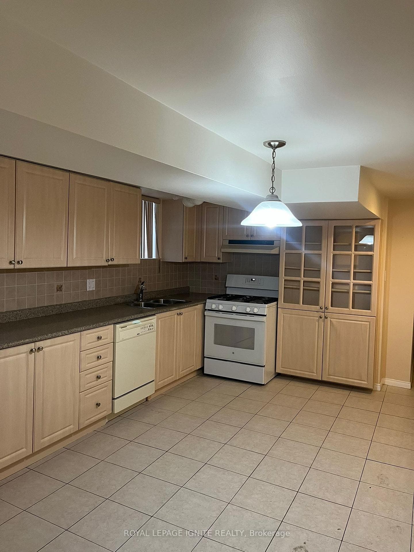 6 Kingsdown Drive Unit Bsmt, Dorset Park / Kennedy Park, ON M1K 3B8 - Photo 1