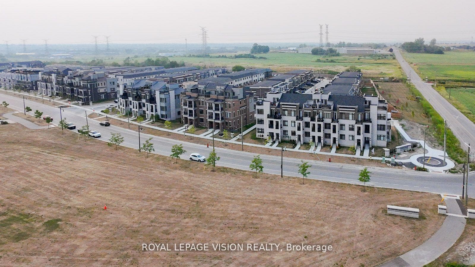 74 Caspian Square, Clarington, ON L1C 7G4 - Photo 1
