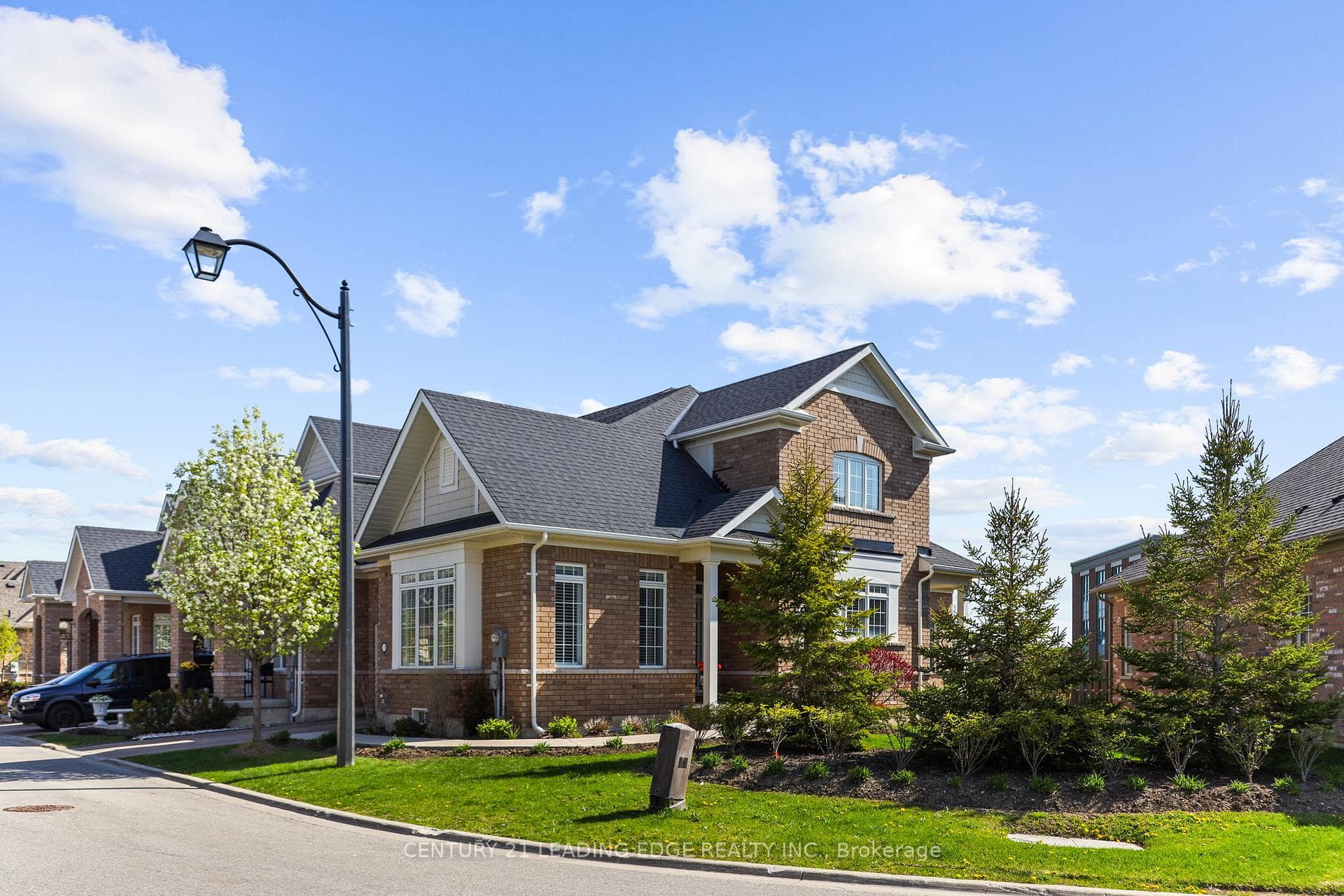 35 Lobelia Street, Brampton, ON L6R 3Z6 - Photo 1