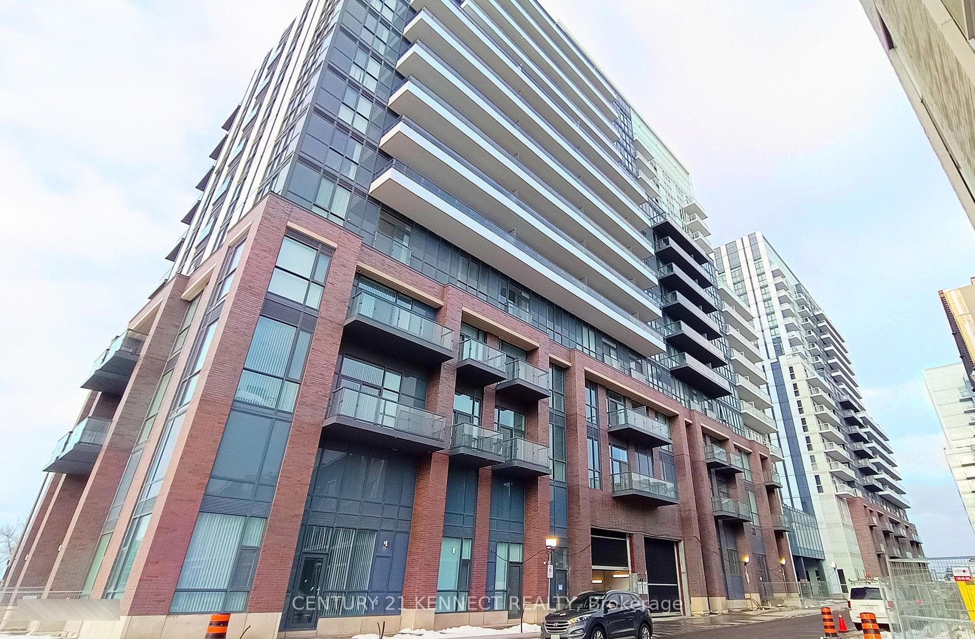 10 Honeycrisp Crescent Unit 1517, Vaughan, ON L4K 0M7 - Photo 1