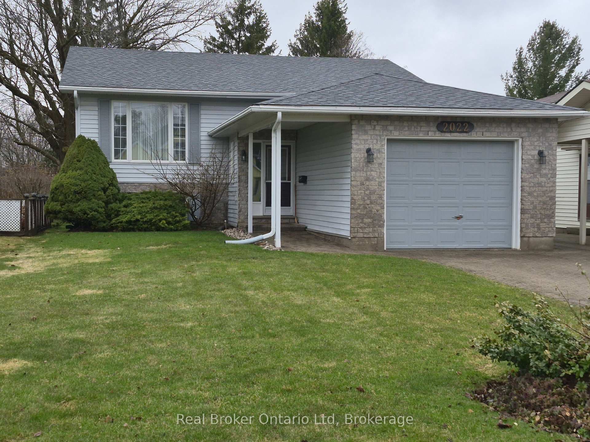 2022 7th Avenue, Owen Sound, ON N4K 6R9 - Photo 1