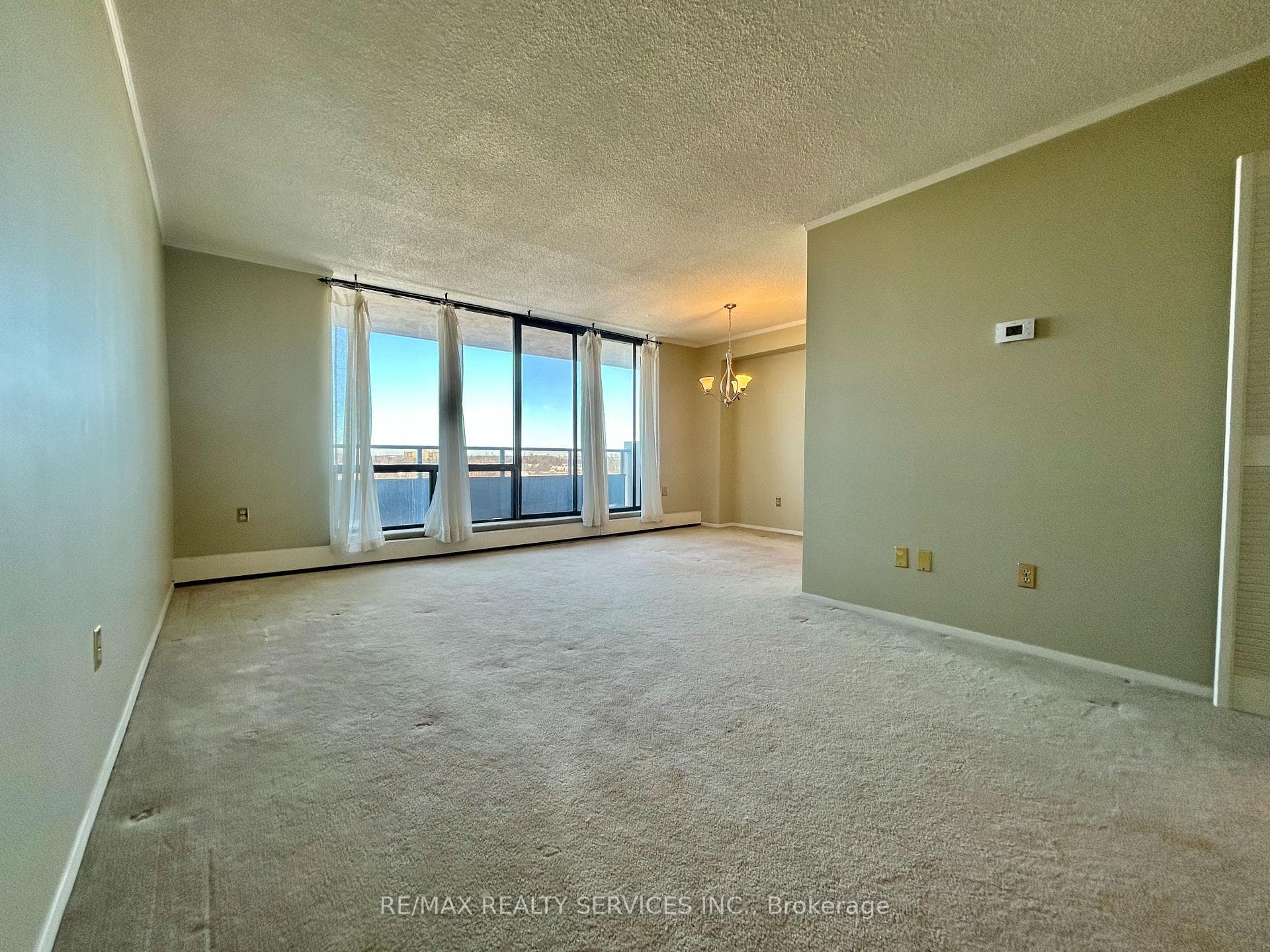 2929 Aquitaine Avenue Unit 701, Mississauga, ON L5N 2C7 - Photo 1