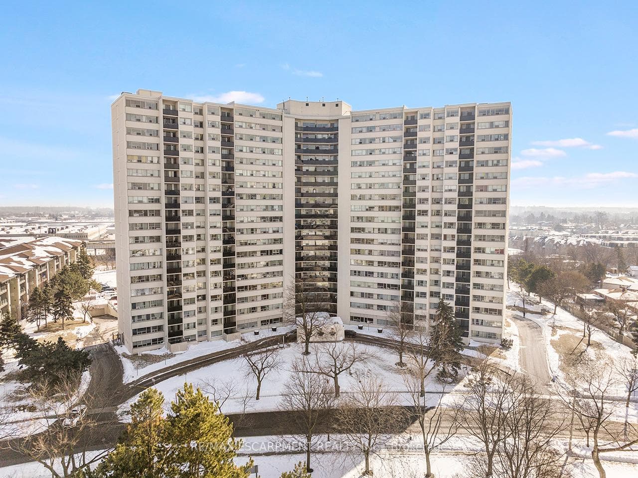 530 Lolita Gardens Unit 308, Mississauga, ON L5A 3T2 - Photo 1