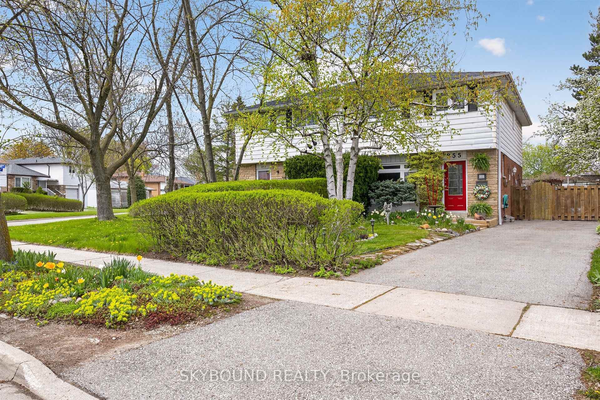 Driveway for 3 cars