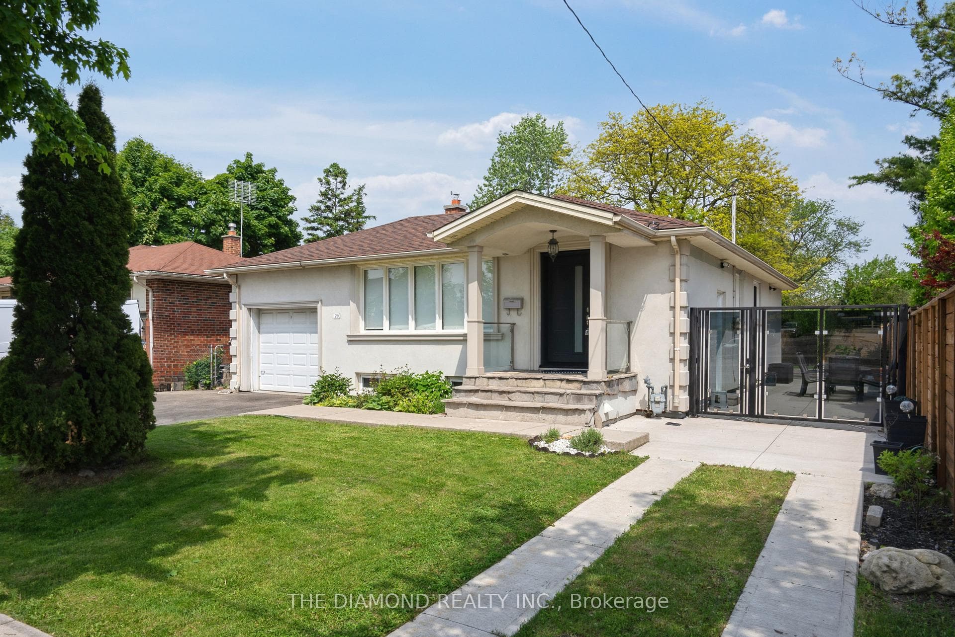 20 West Deane Park Drive, Toronto W08